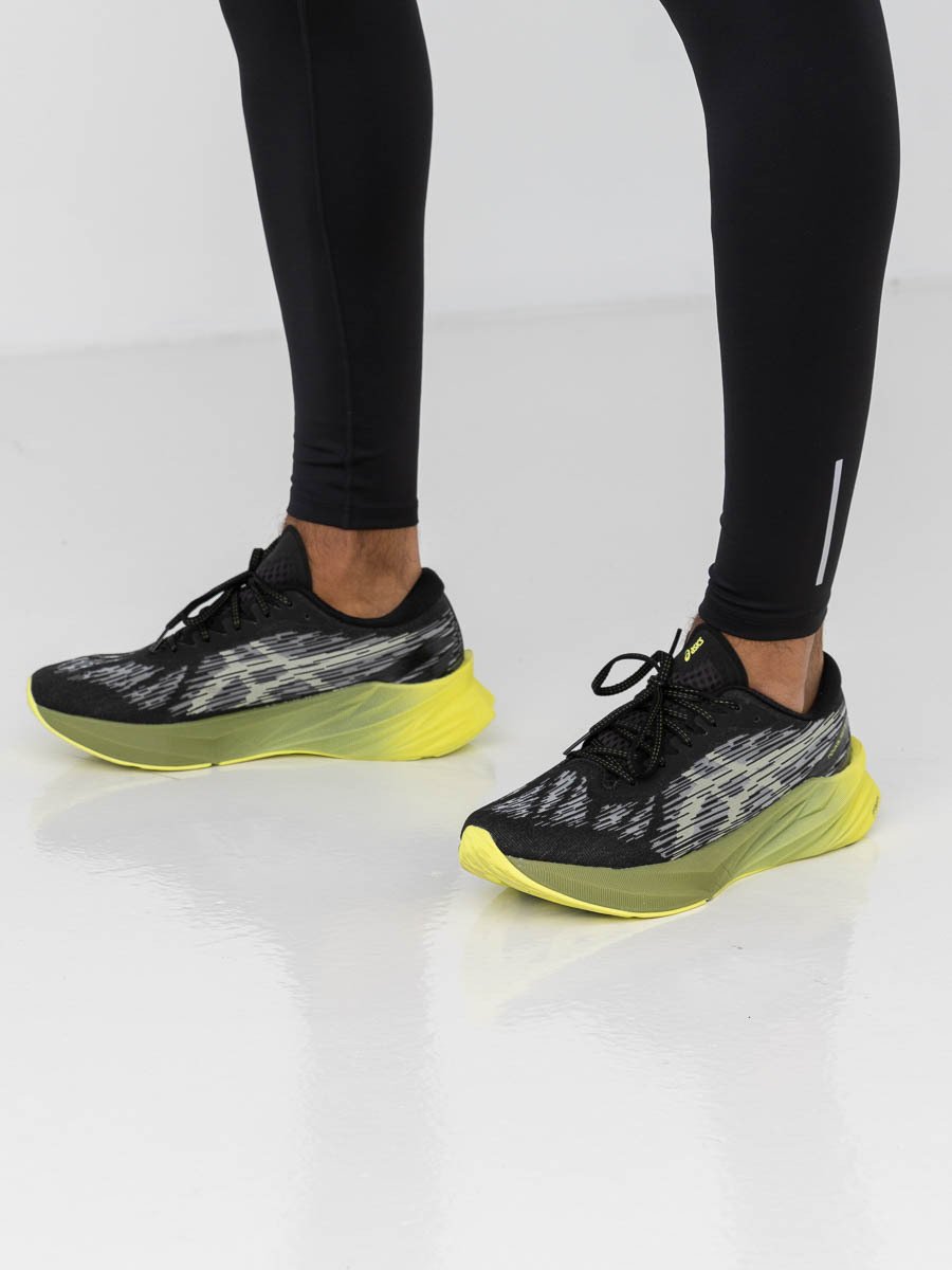 ASICS Novablast 3 Black/Dried Leaf Green