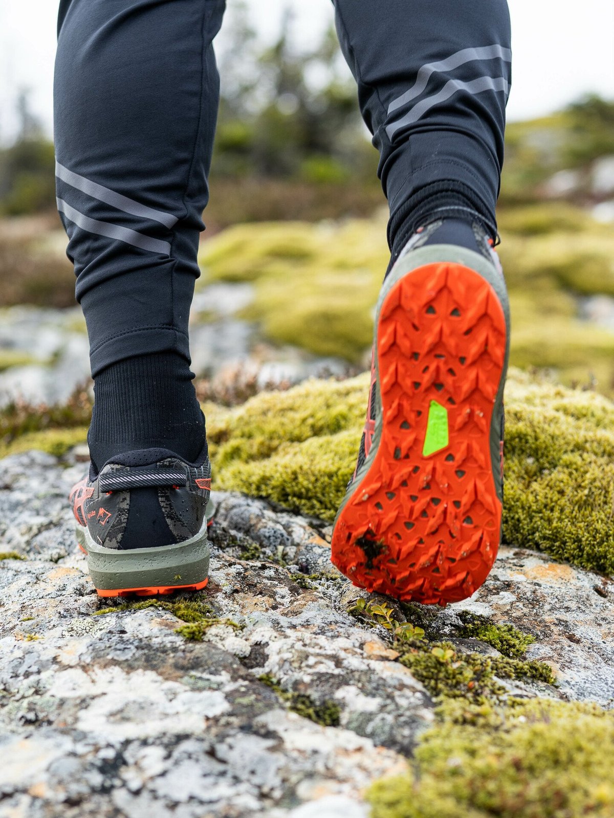 ASICS Fuji Lite 3 Mantle Green/Cherry Tomato