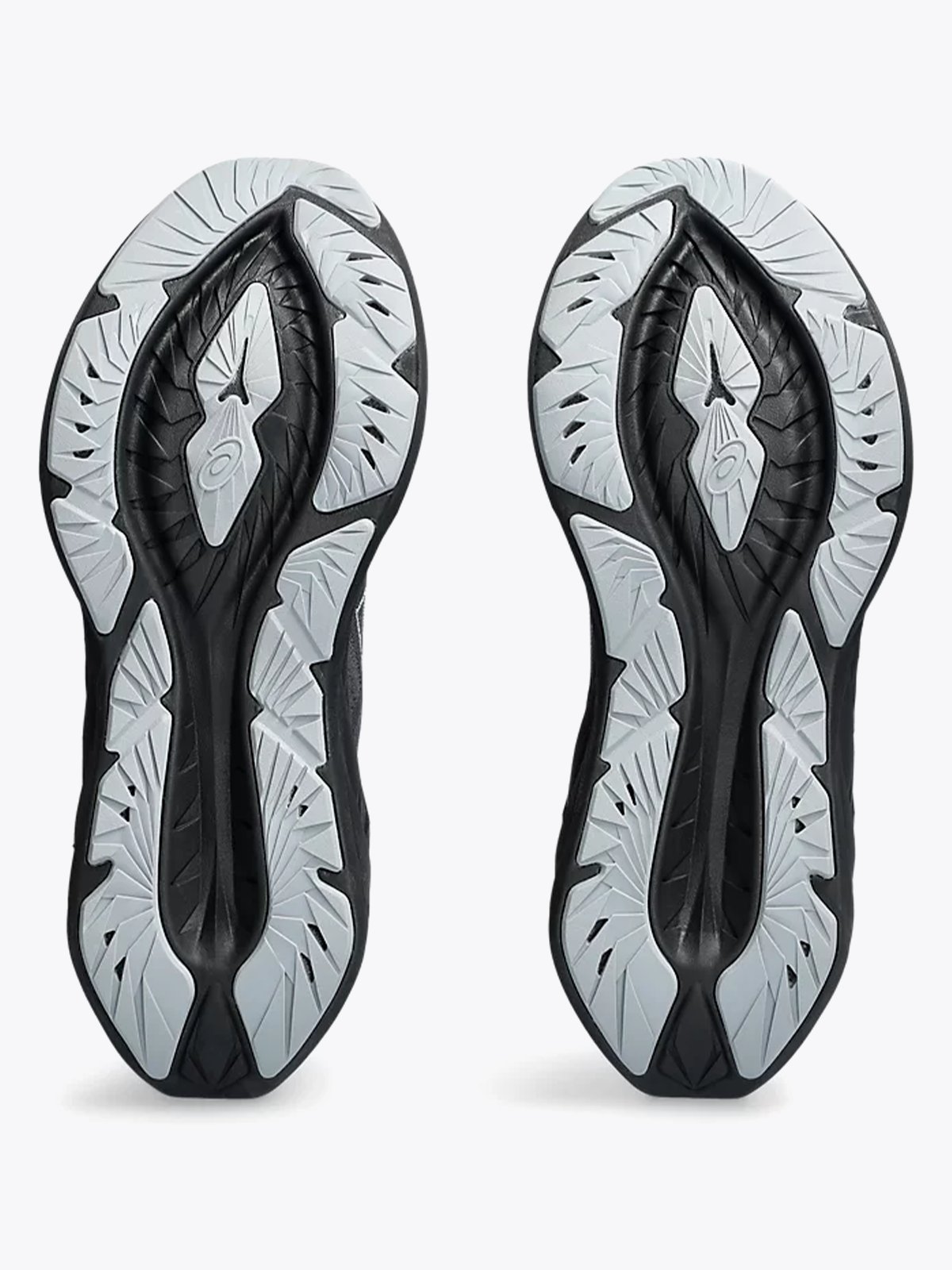 ASICS Novablast 4 Black / Graphite Grey
