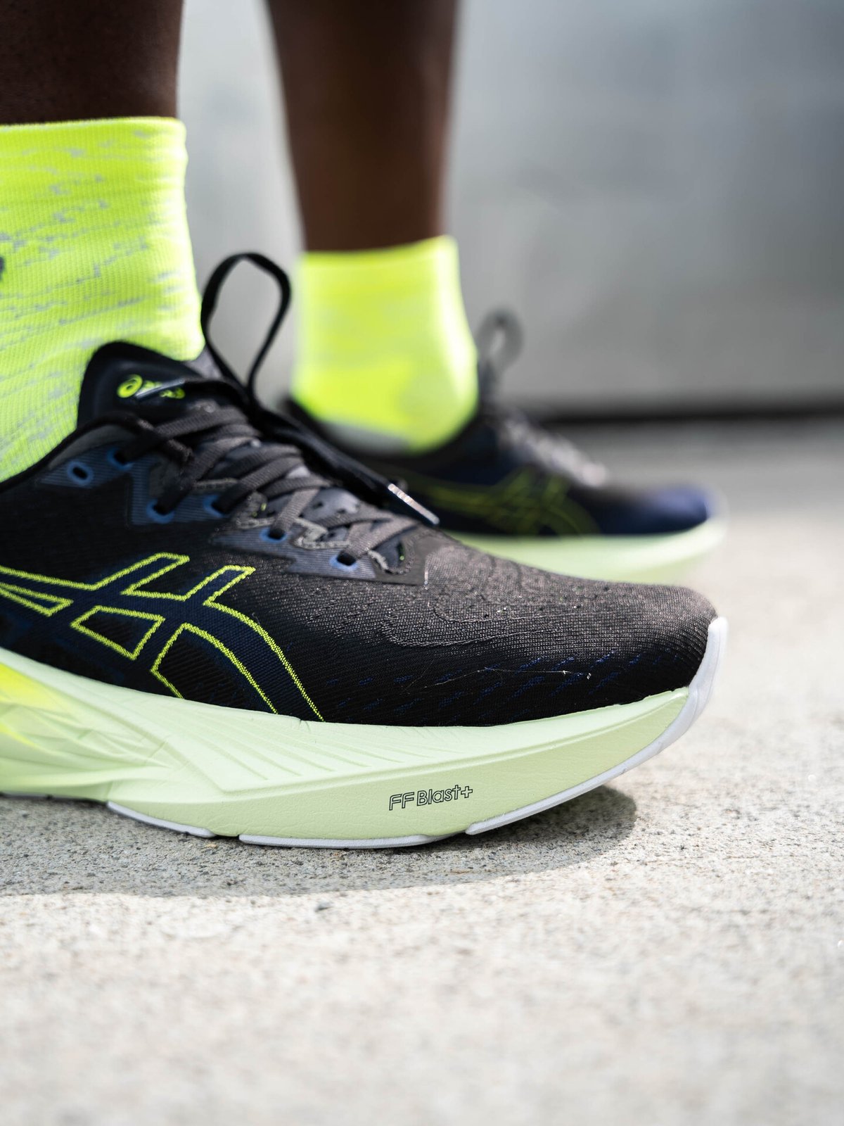 ASICS Novablast 4 Black / Blue Expanse