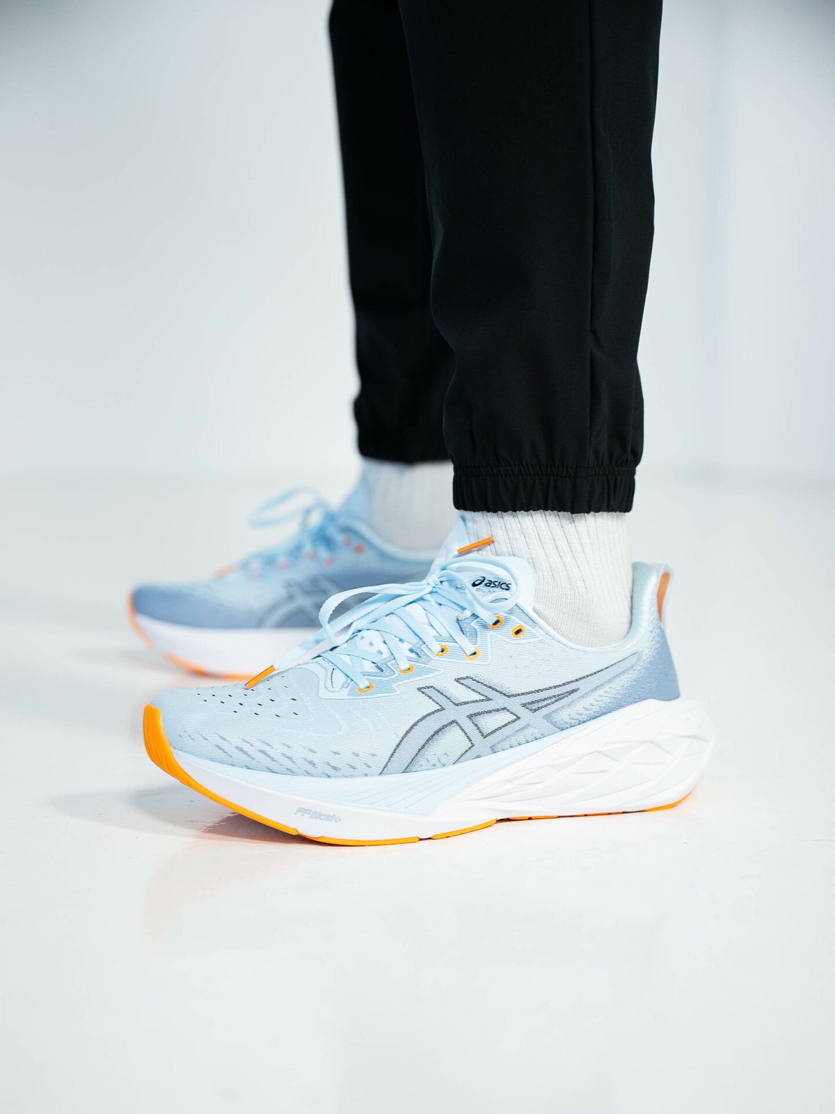 ASICS Novablast 4 Light Blue / Light Navy