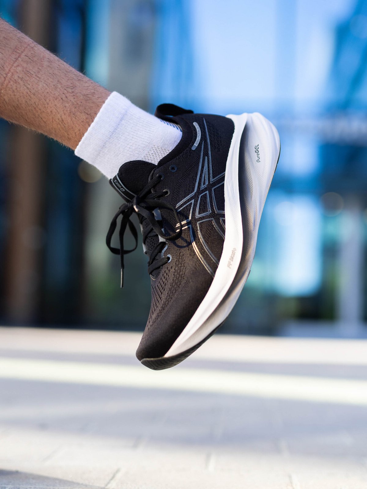 ASICS Gel-Nimbus 26 Black / Graphite Grey