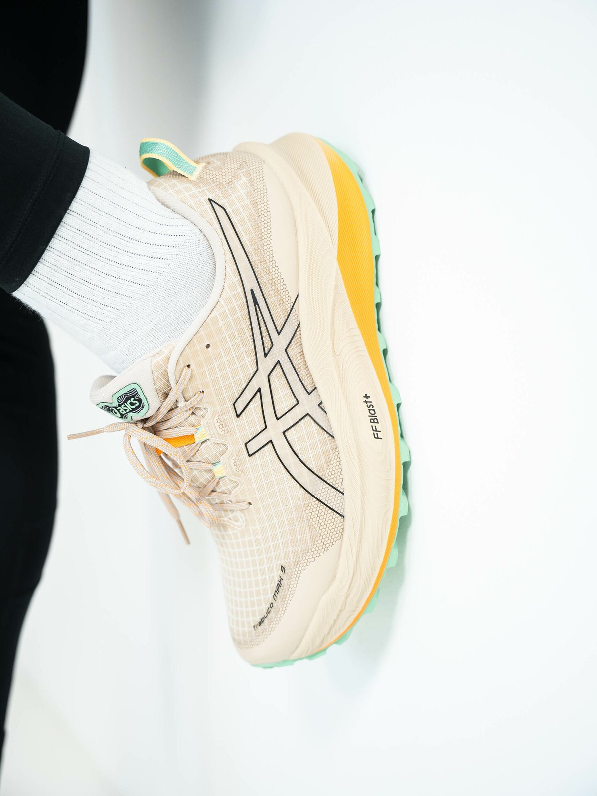 ASICS Trabuco Max 3 Feather Grey / Black