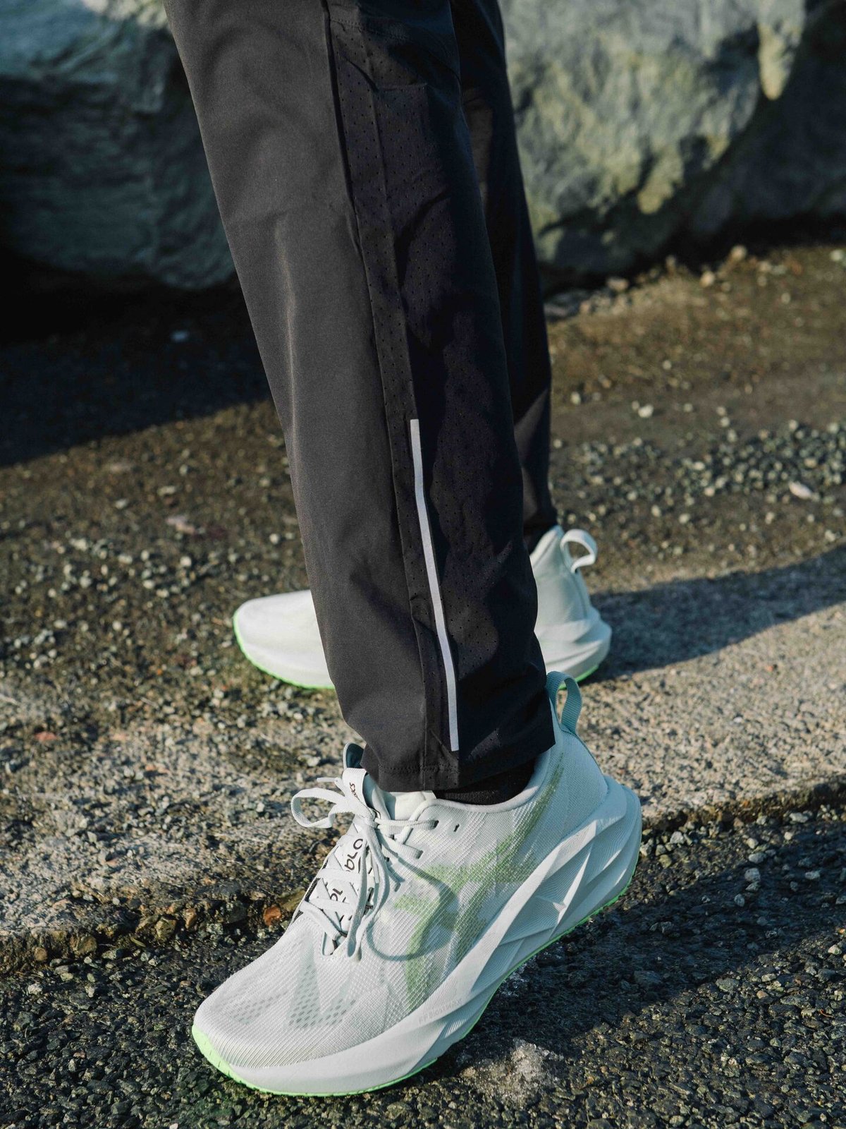 ASICS Novablast 5 Cold Moss / Light Orange