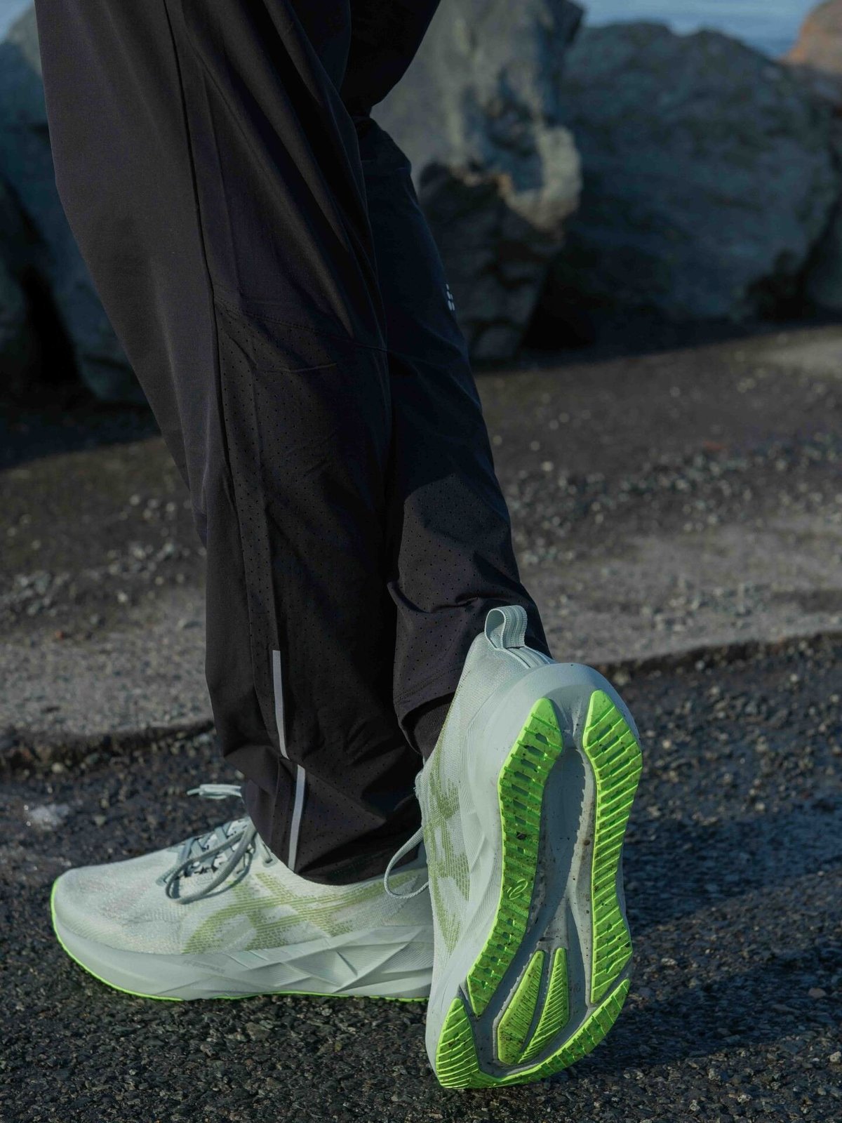 ASICS Novablast 5 Cold Moss / Light Orange