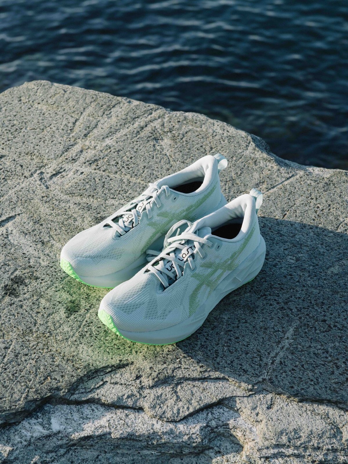 ASICS Novablast 5 Cold Moss / Light Orange