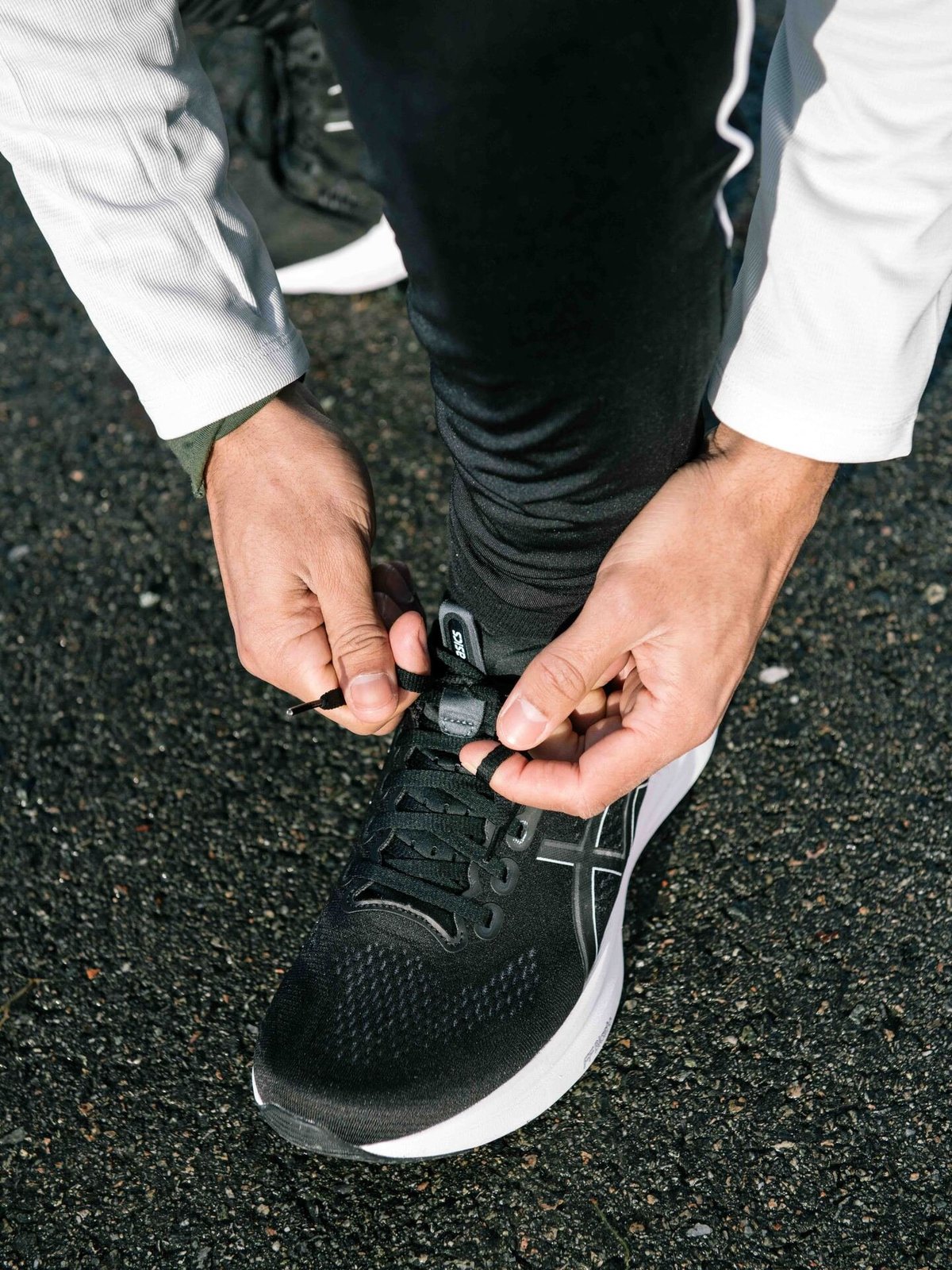 ASICS Gel-Kayano 32 Black / White