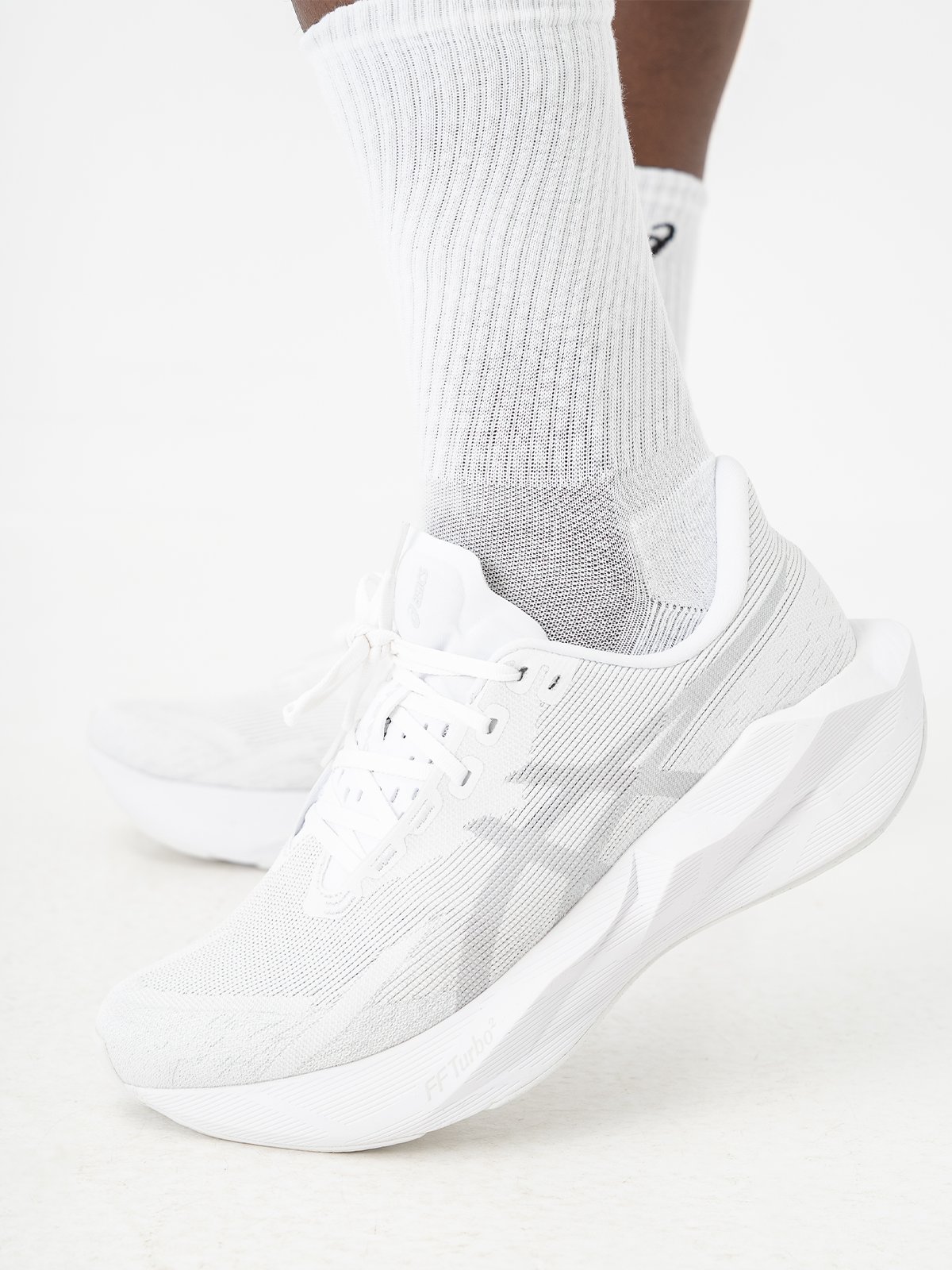 ASICS Novablast 6 White / White