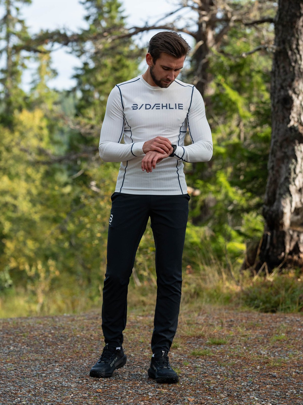 Dæhlie Training Tech Long Sleeve Brilliant White / Dark Denim