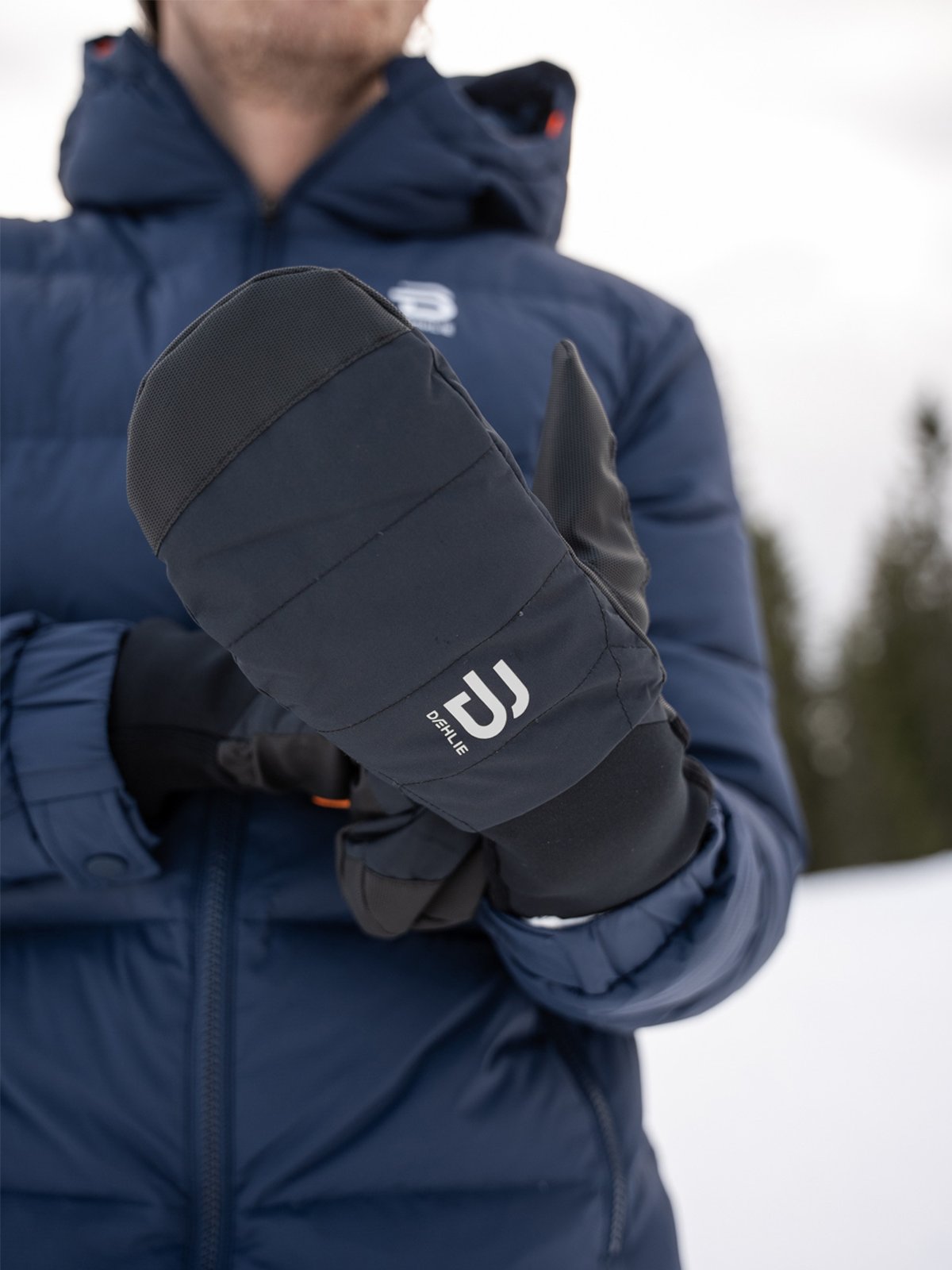 Dæhlie Mitten Pace Black