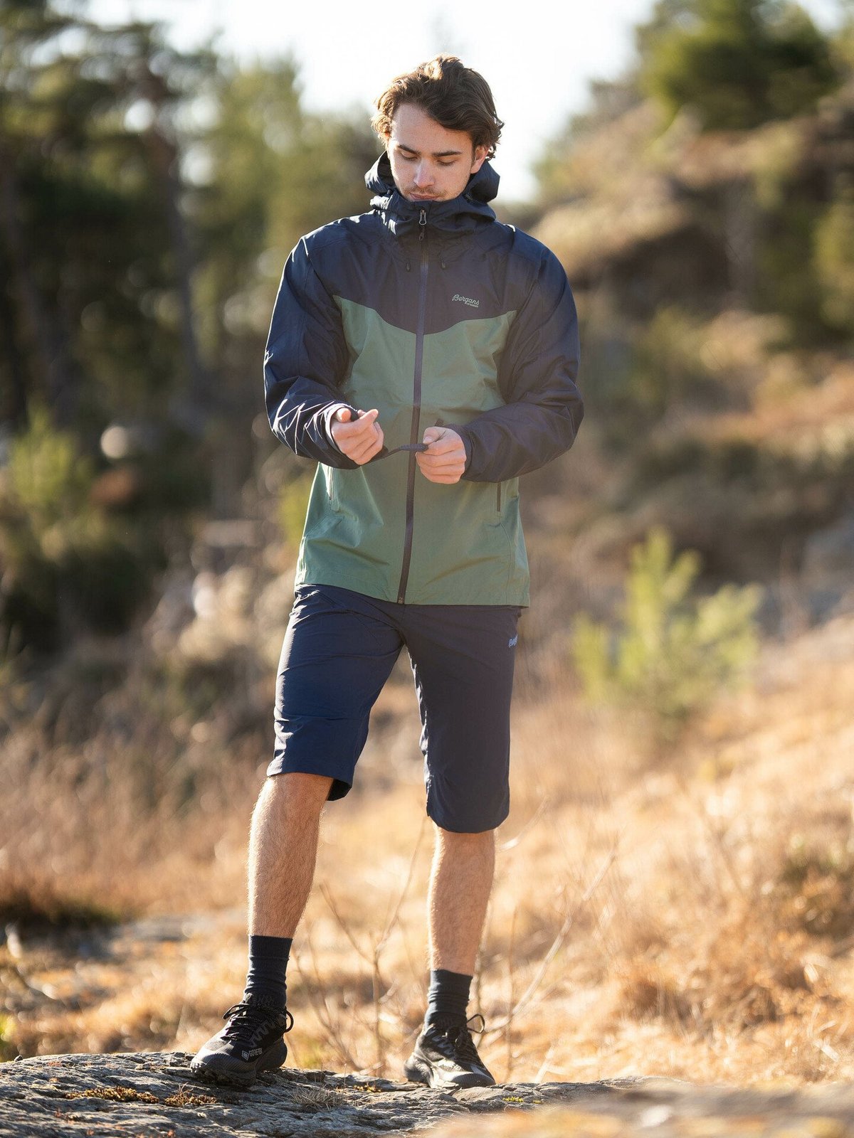 Bergans Vandre Light Softshell Long Shorts Men Navy