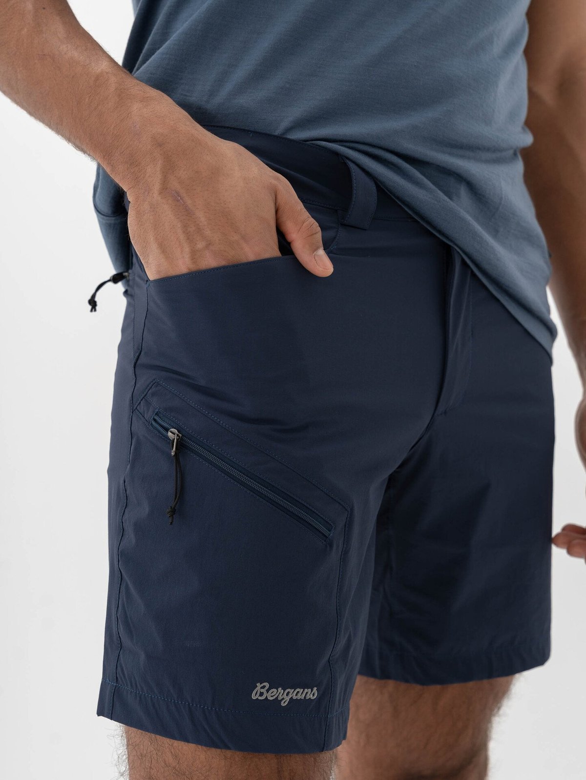 Bergans Vaagaa Light Softshell Shorts Men Navy Blue