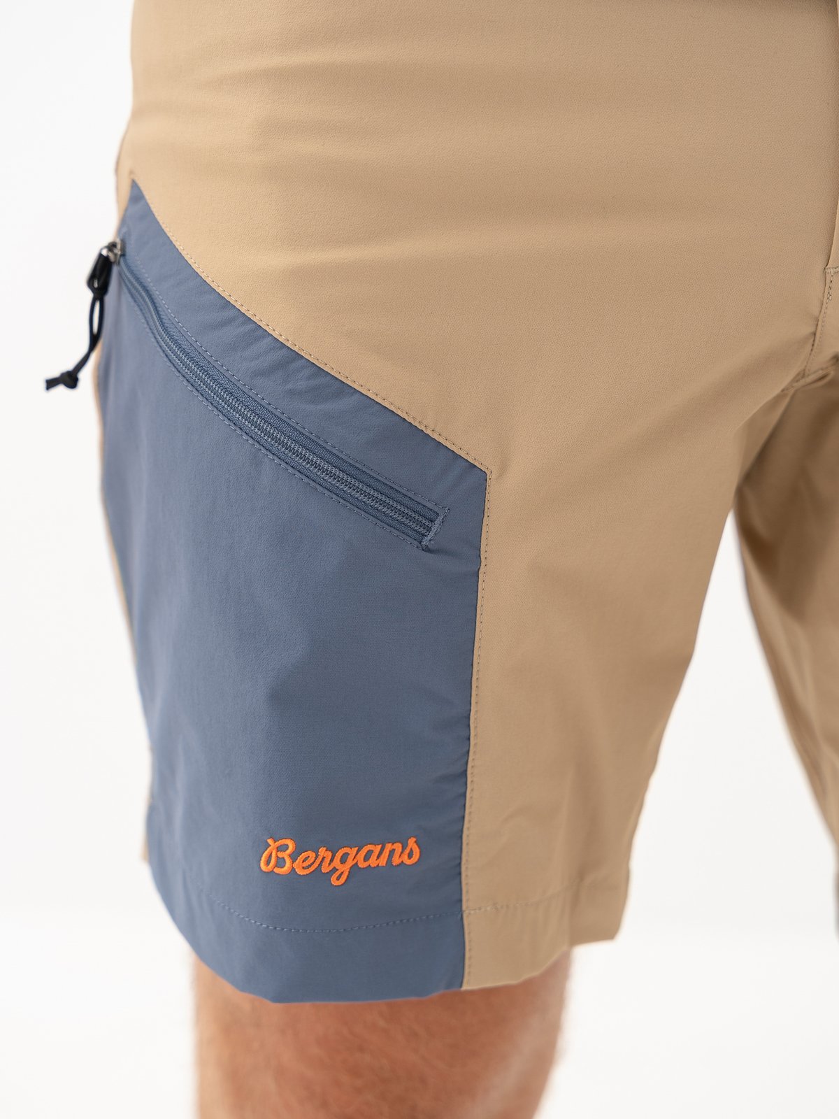 Bergans Vaagaa Light Softshell Shorts Men Warm Sand / Granite Blue