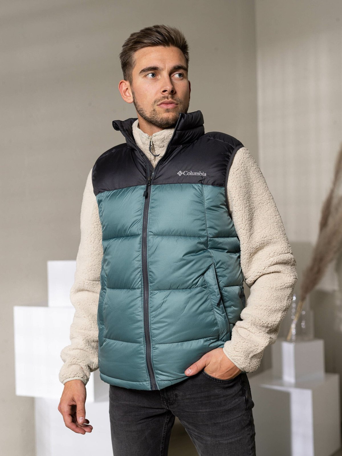 Columbia Pike Lake Vest Metal Shiny, Shark