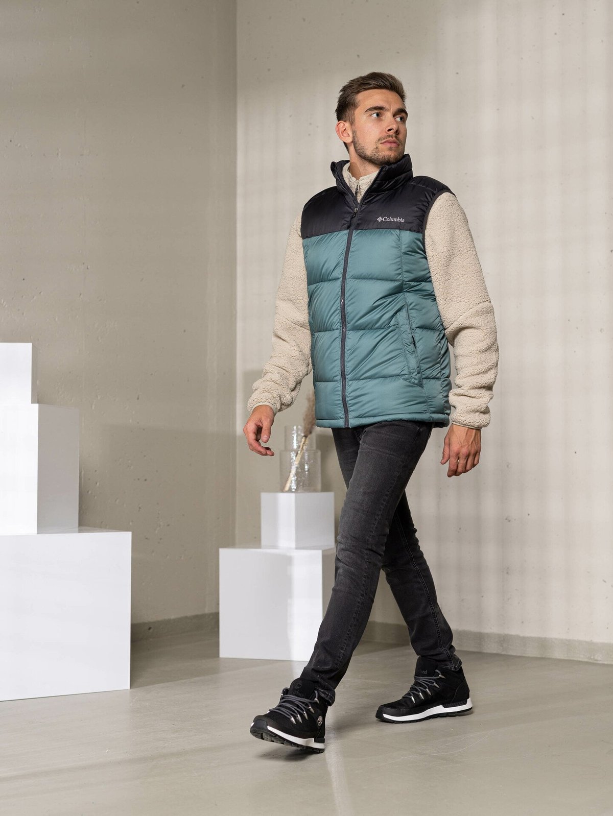 Columbia Pike Lake Vest Metal Shiny, Shark