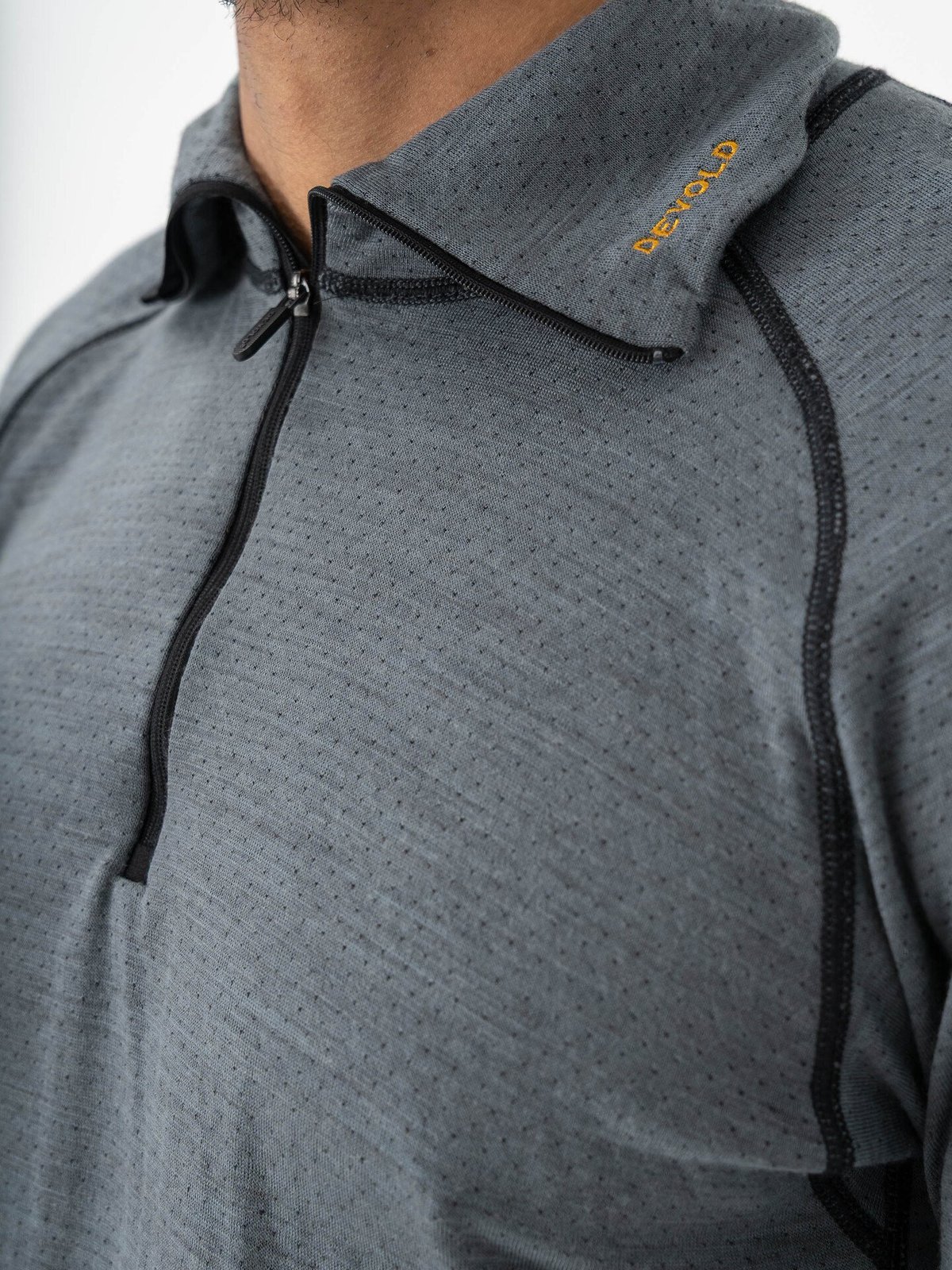 Devold Duo Active Merino 205 Z.Neck Man Grå