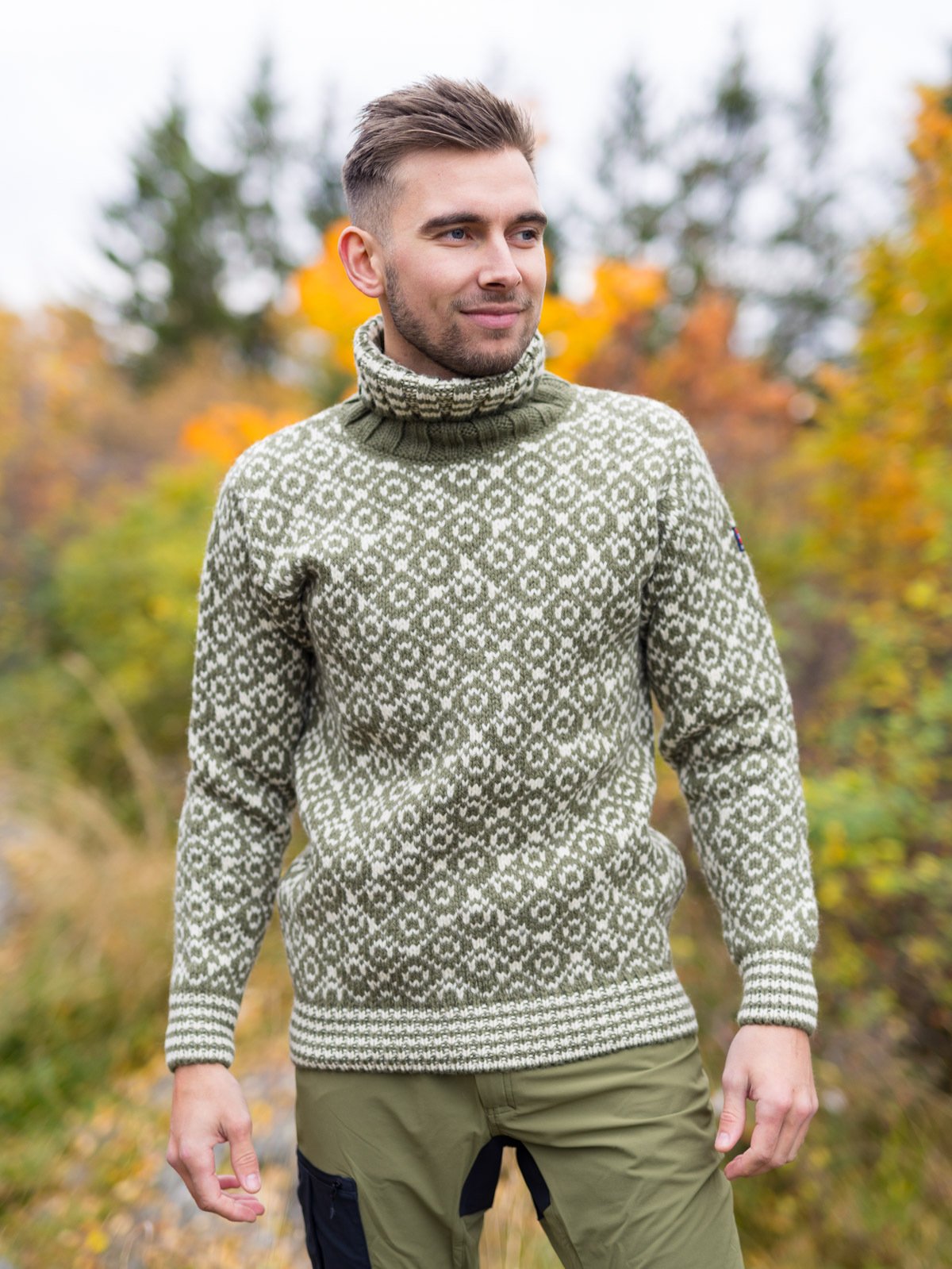 Devold Svalbard Sweater High Neck Olive / Offwhite