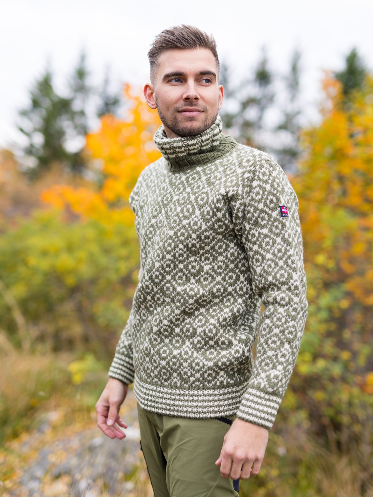 Devold Svalbard Sweater High Neck Olive / Offwhite