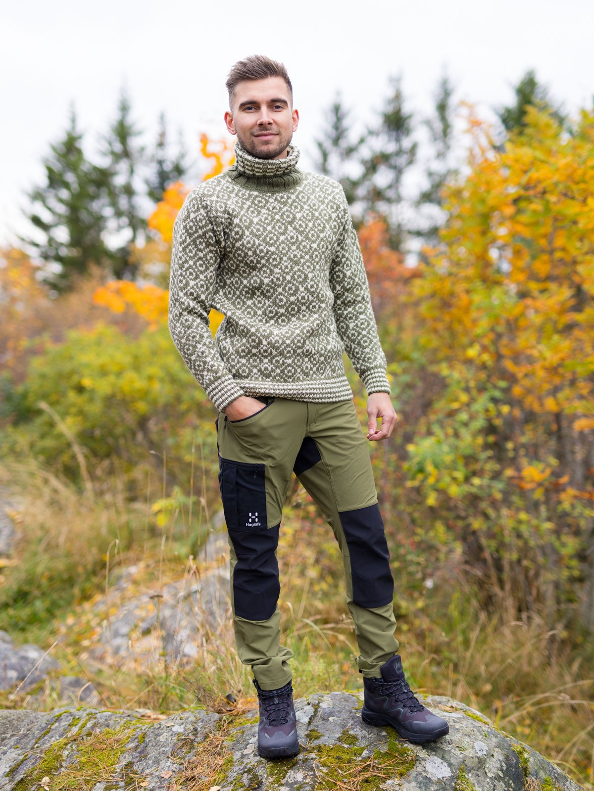 Devold Svalbard Sweater High Neck Olive / Offwhite