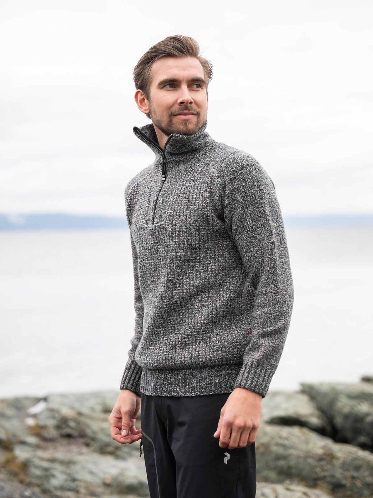 Devold Bispen Wool Zip Neck Ink