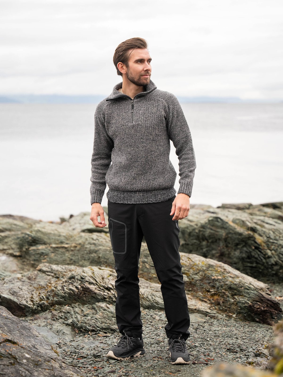 Devold Bispen Wool Zip Neck Ink