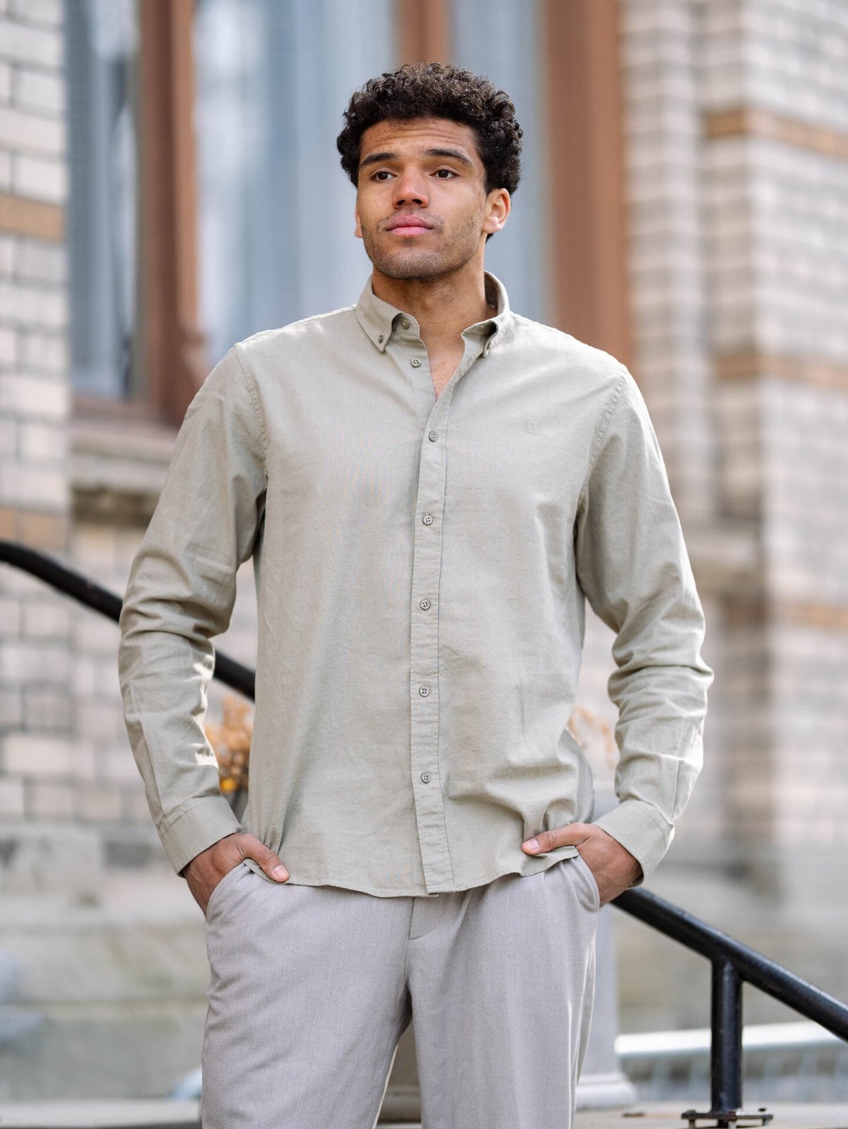 Les Deux Konrad Cotton Linen Shirt Laurel Oak Sand