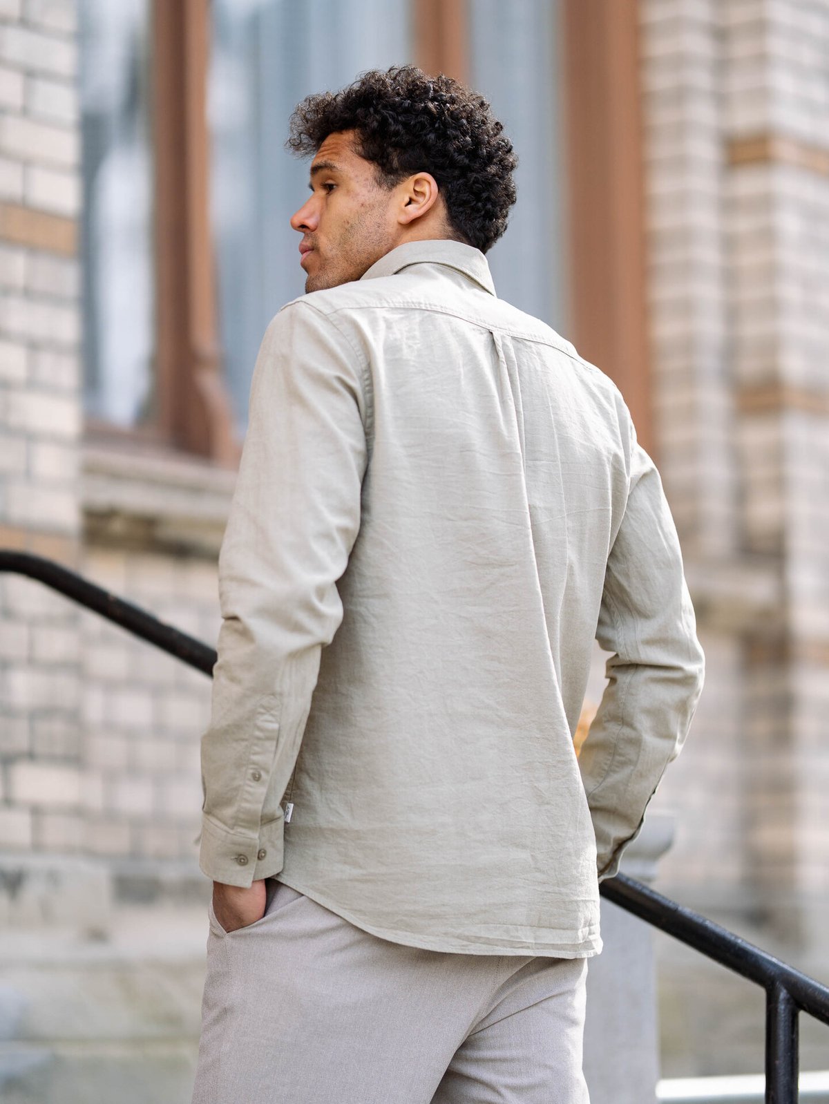Les Deux Konrad Cotton Linen Shirt Laurel Oak Sand
