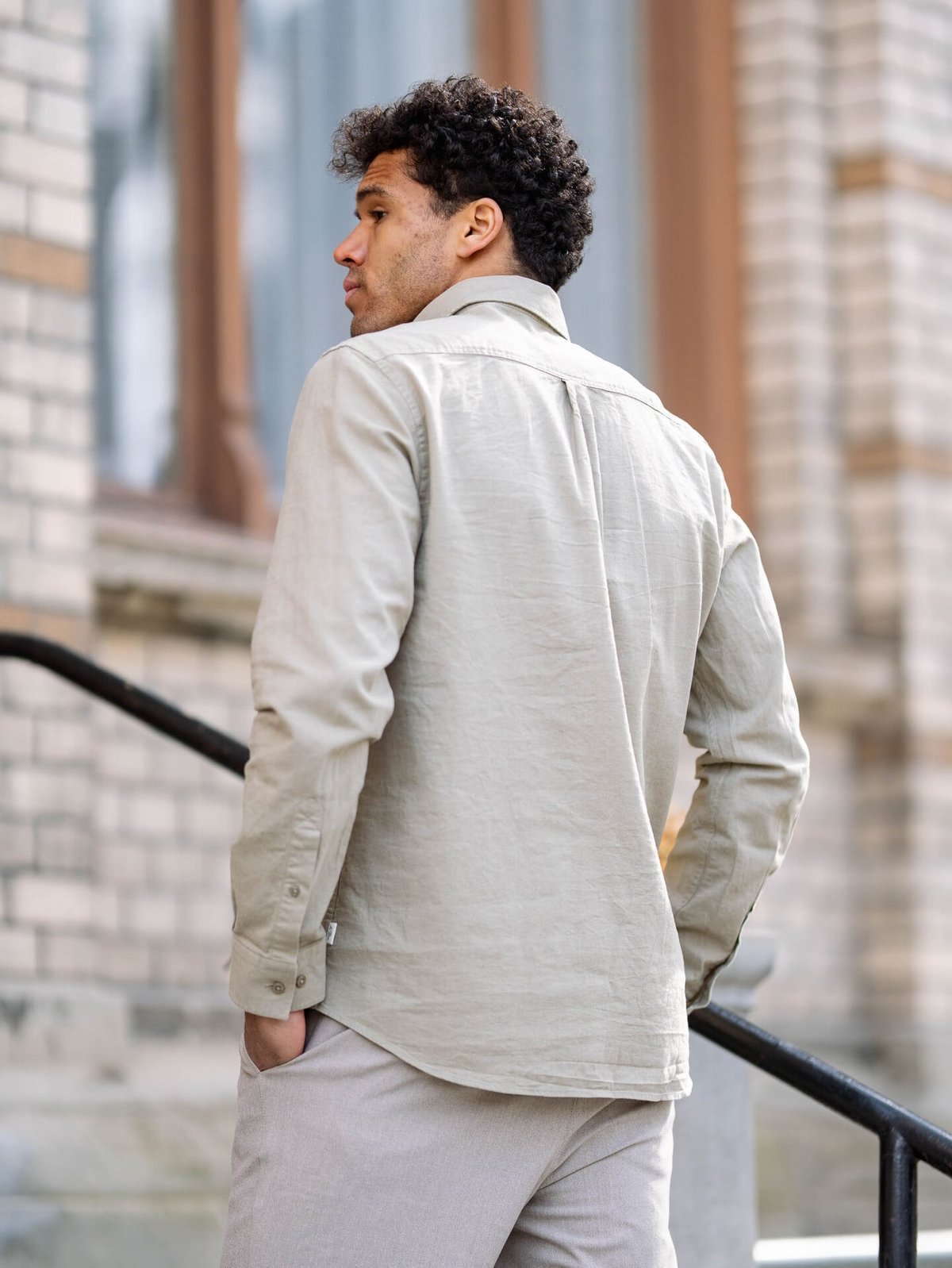 Les Deux Konrad Cotton Linen Shirt Laurel Oak Sand
