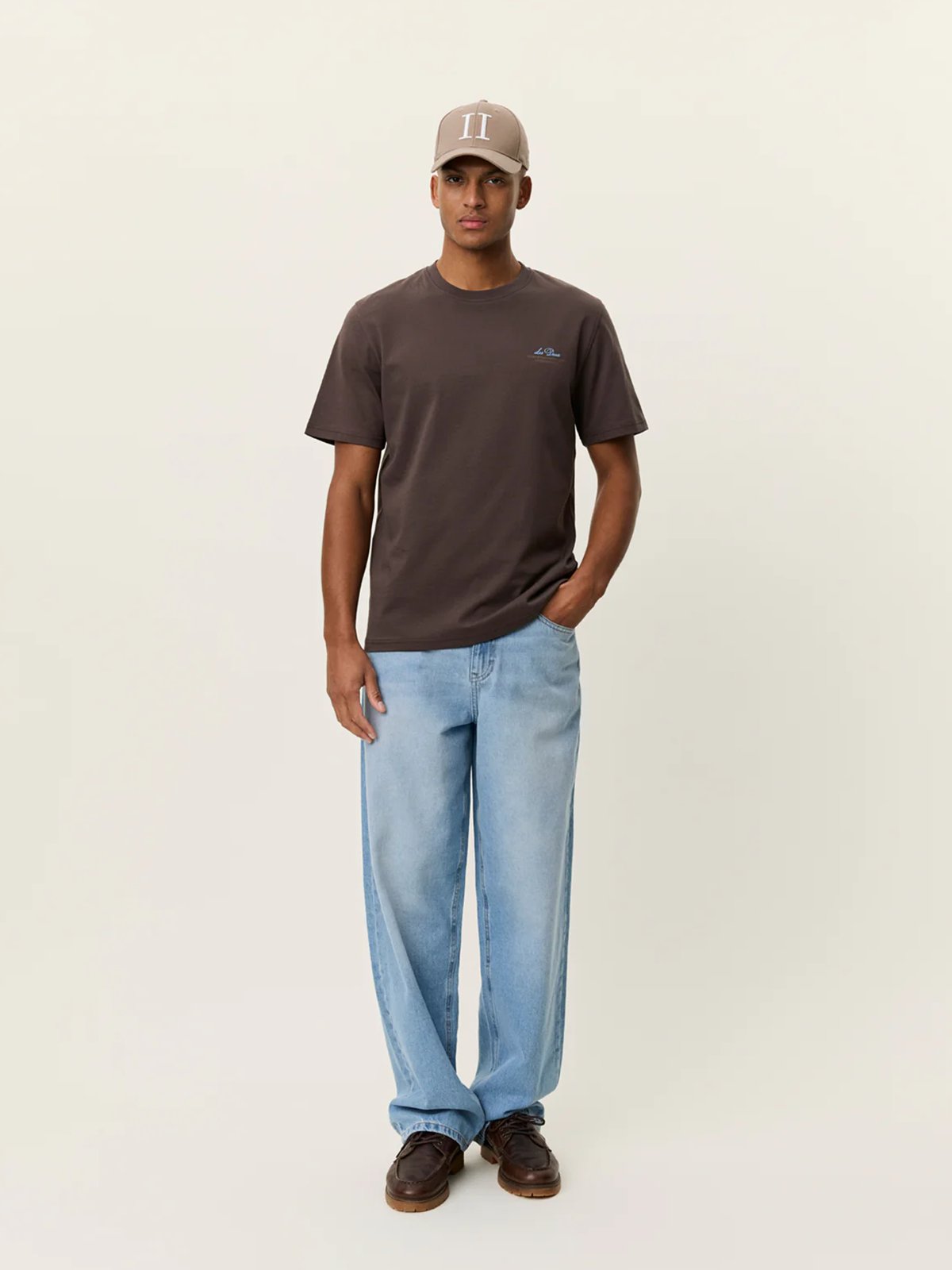 Les Deux Ben Globe T-Shirt Turkish Coffee Brown