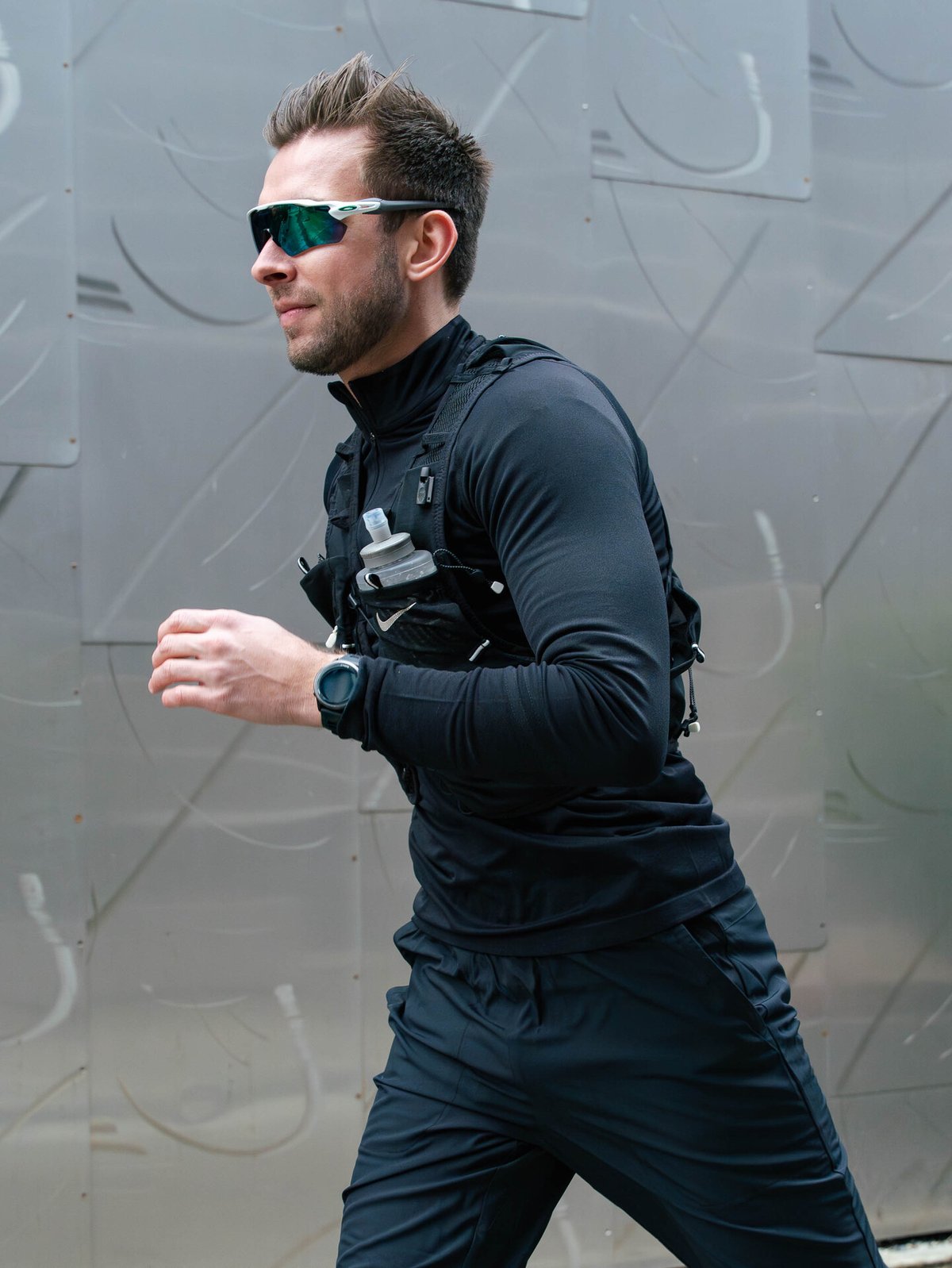 Garmin Forerunner 570 - 42mm Sort