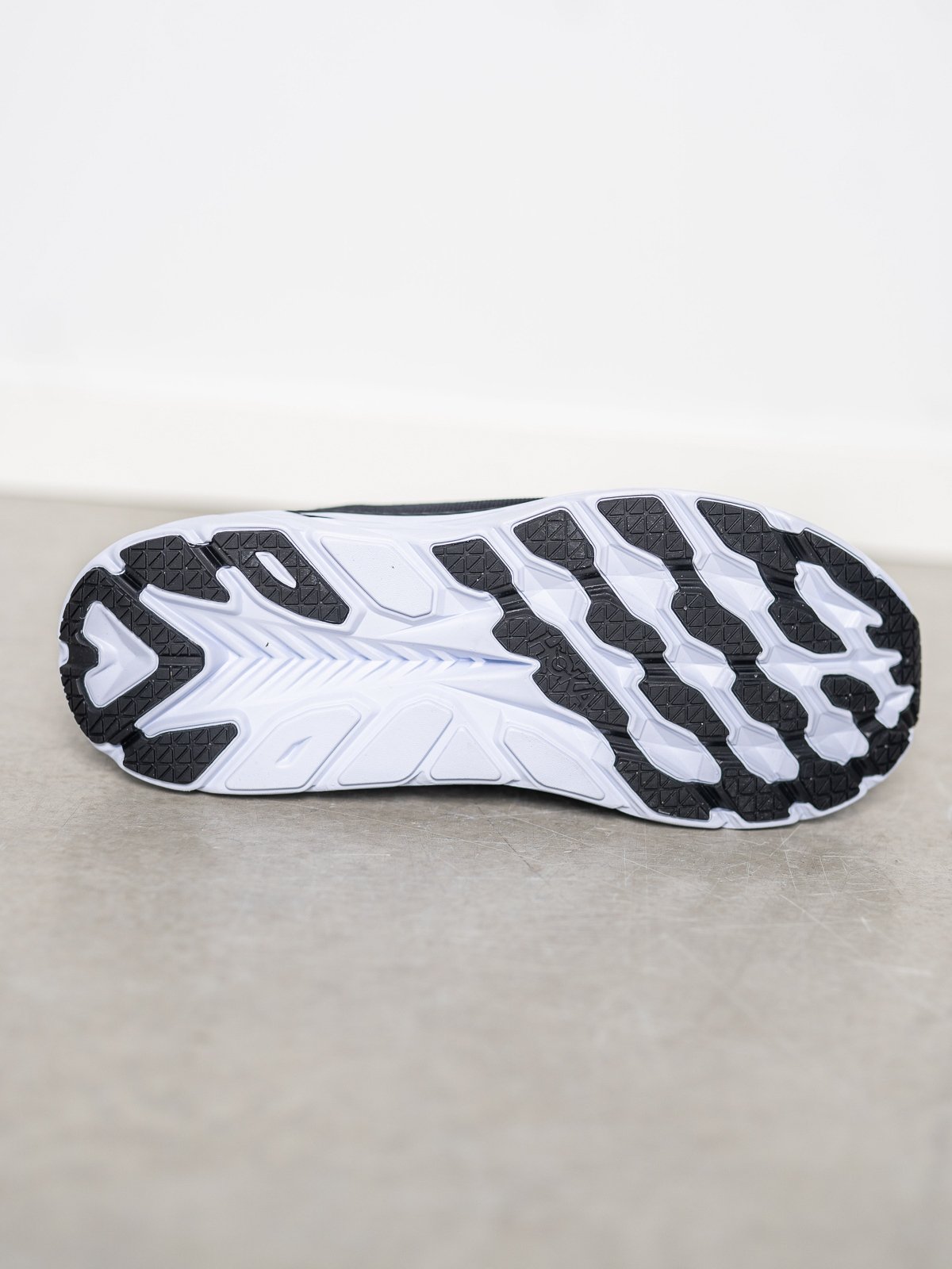 Hoka One One Clifton 8 M Black / White