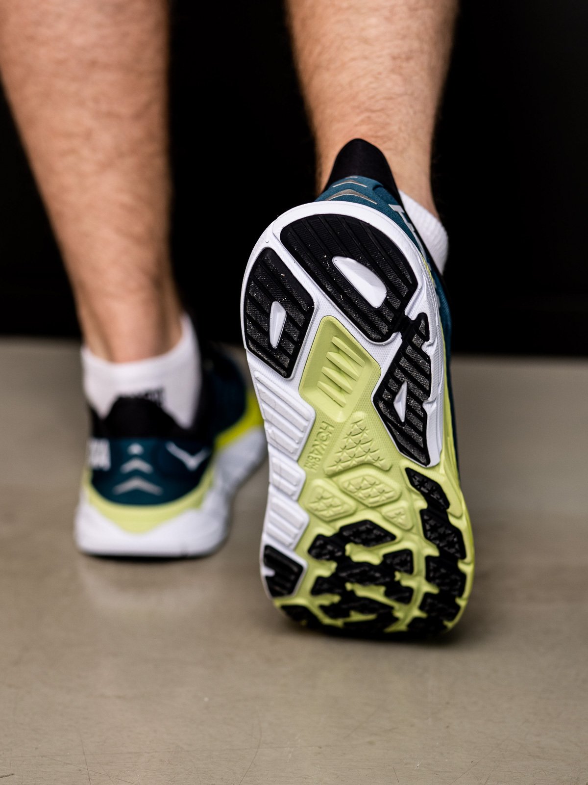 Hoka One One Arahi 6 M Blue Graphite / Blue Coral