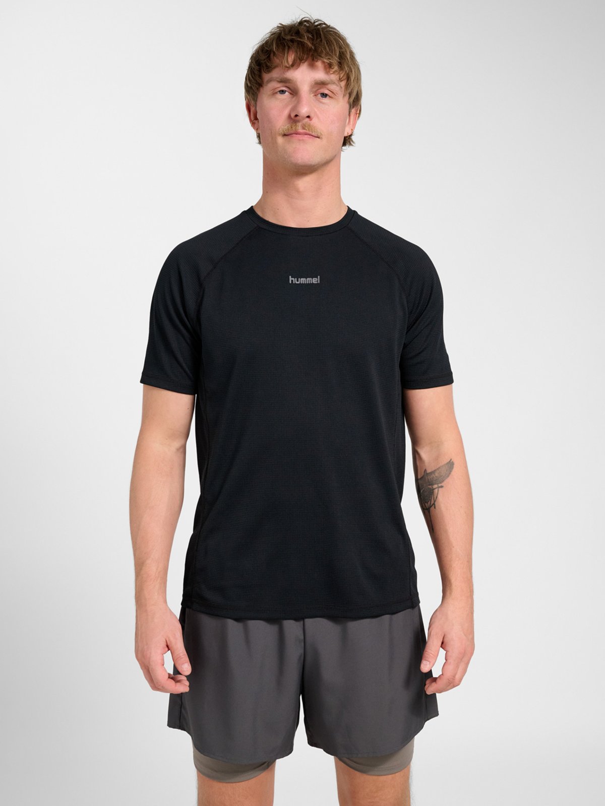 Hummel Momentum T-Shirt Short Sleeve Black