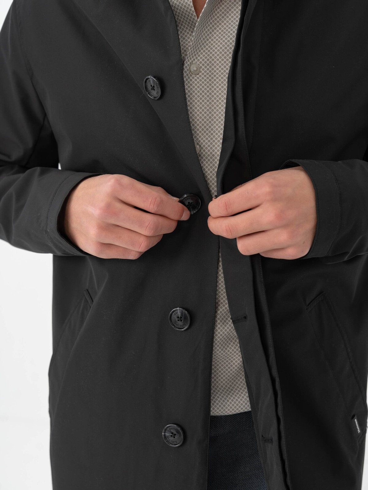 Matinique Miles Mac Black