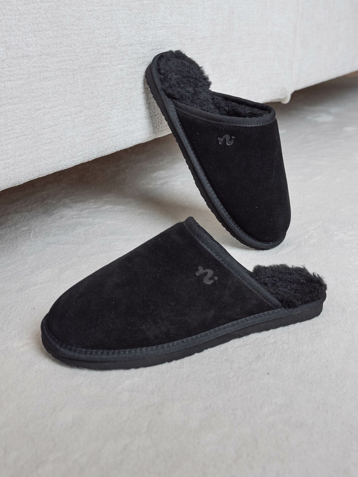 Noodles Hut Wool Slipper Black