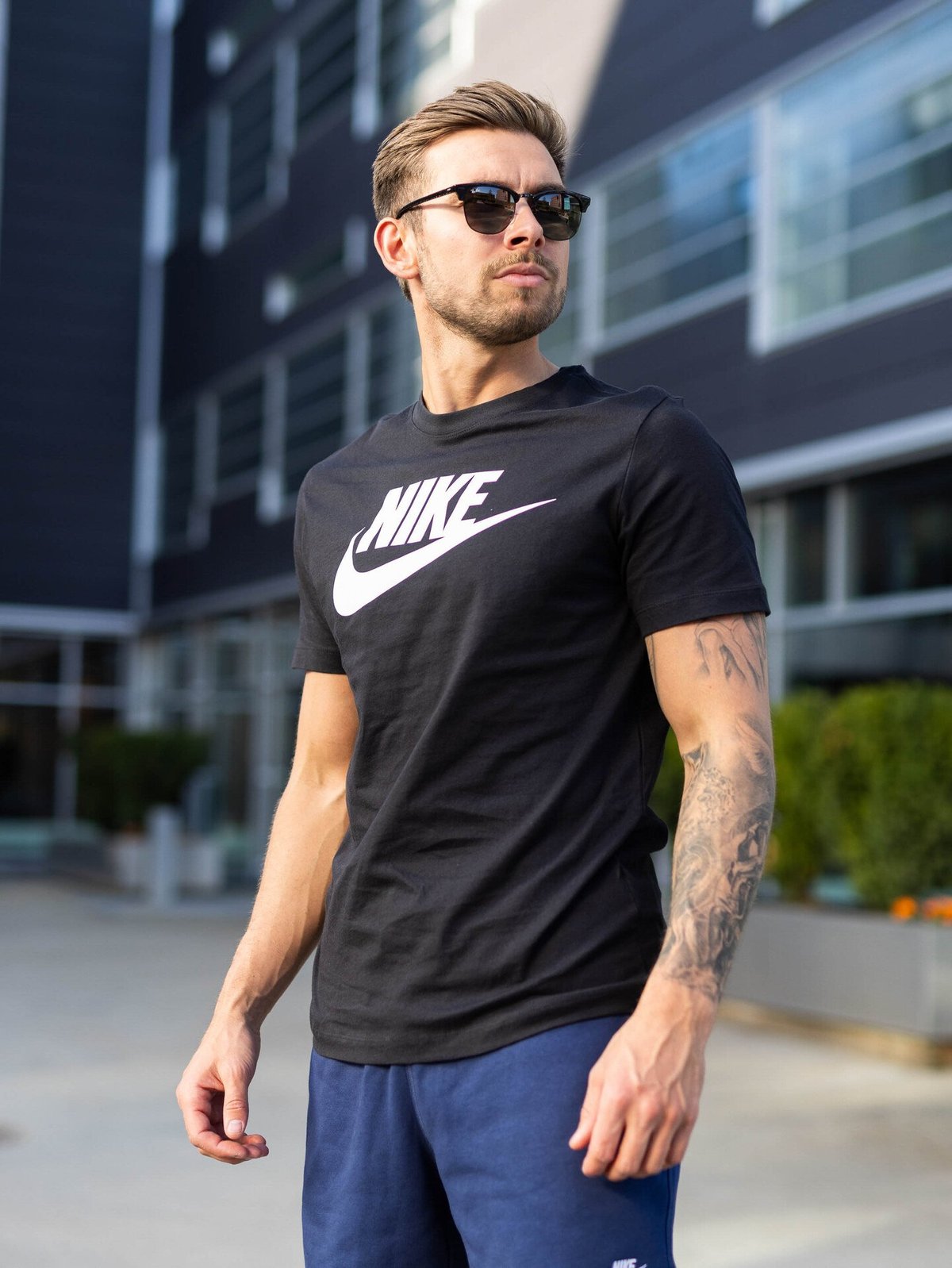 Nike Icon Futura Tee Svart/Hvit