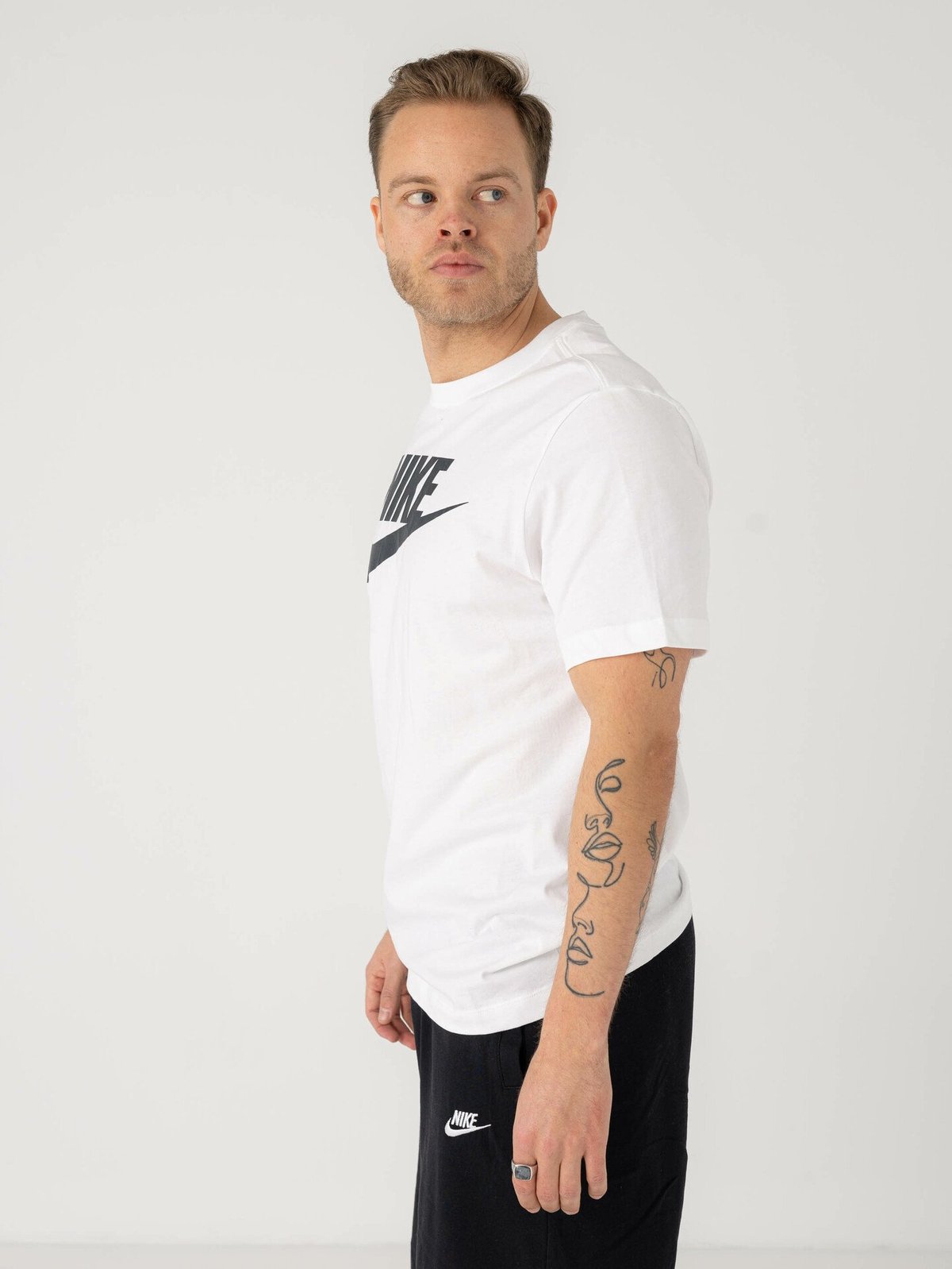 Nike Icon Futura Tee Hvit