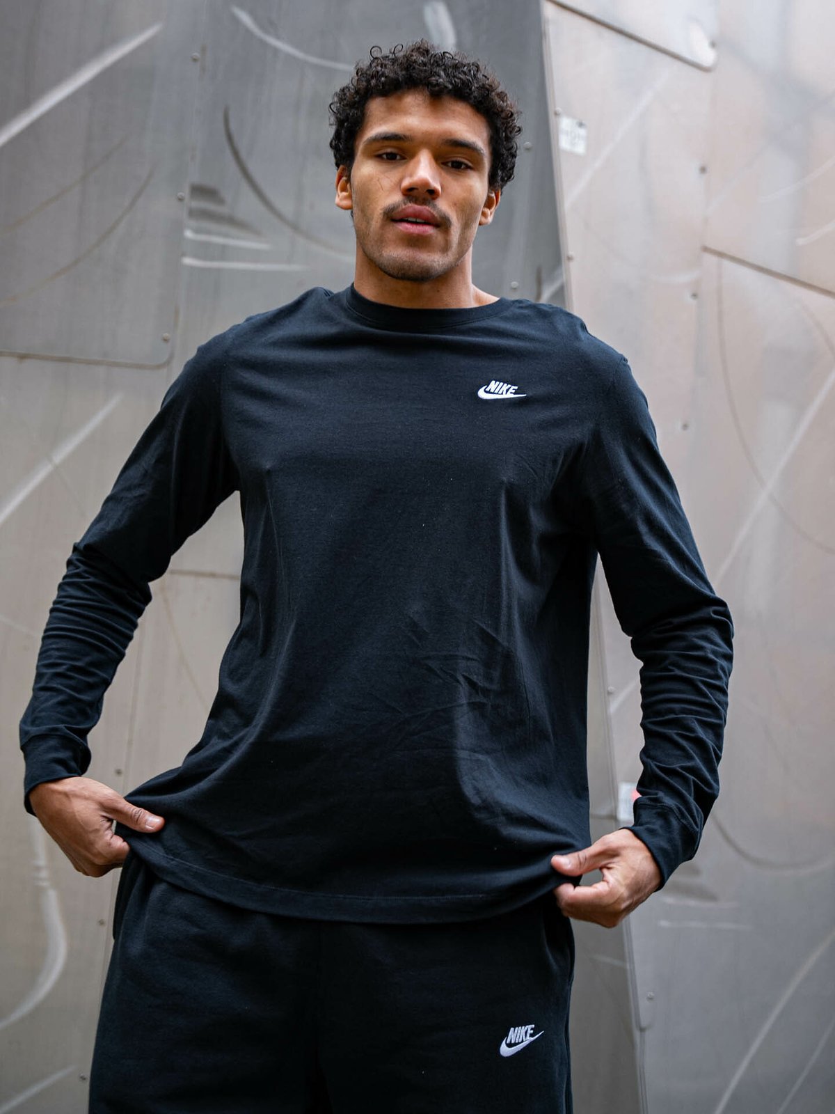 Nike Sportswear Club Long Sleeve Tee Black