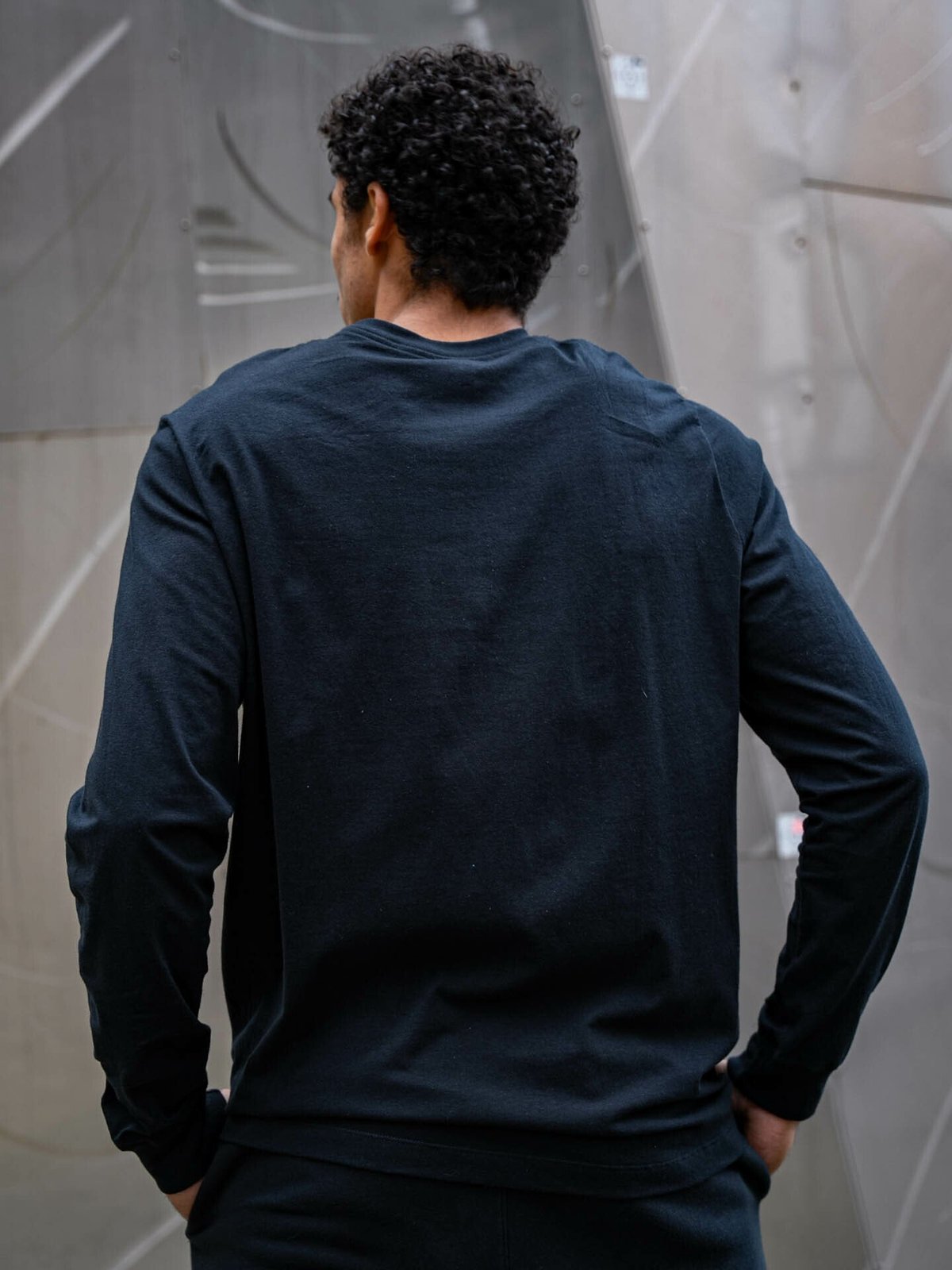 Nike Sportswear Club Long Sleeve Tee Black