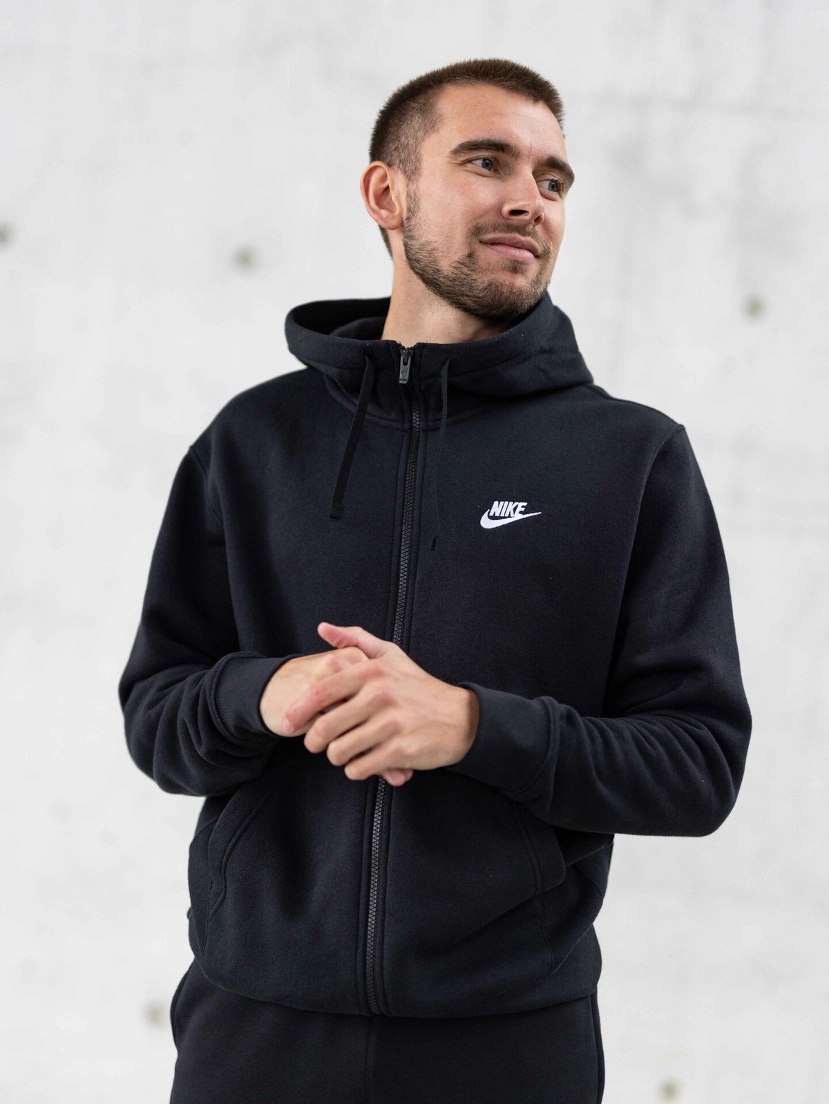 Nike Sportswear Club Full-Zip Hoodie Black / White