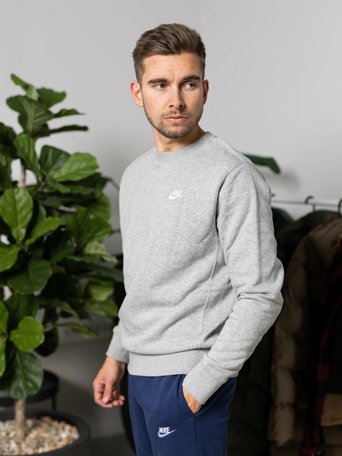 Nike Club Fleece Crew Dark Grey Heather/Hvit