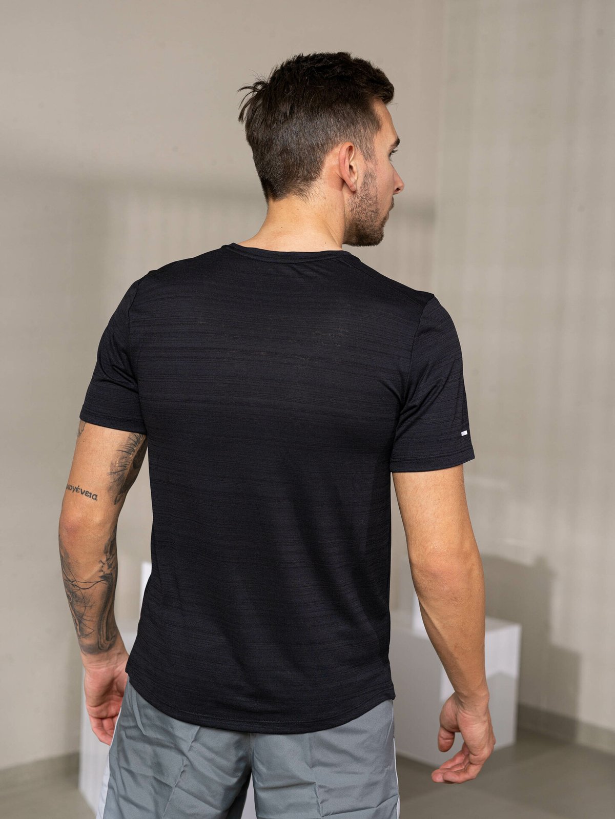 Nike Dri-Fit Miler Top Short Sleeve Svart