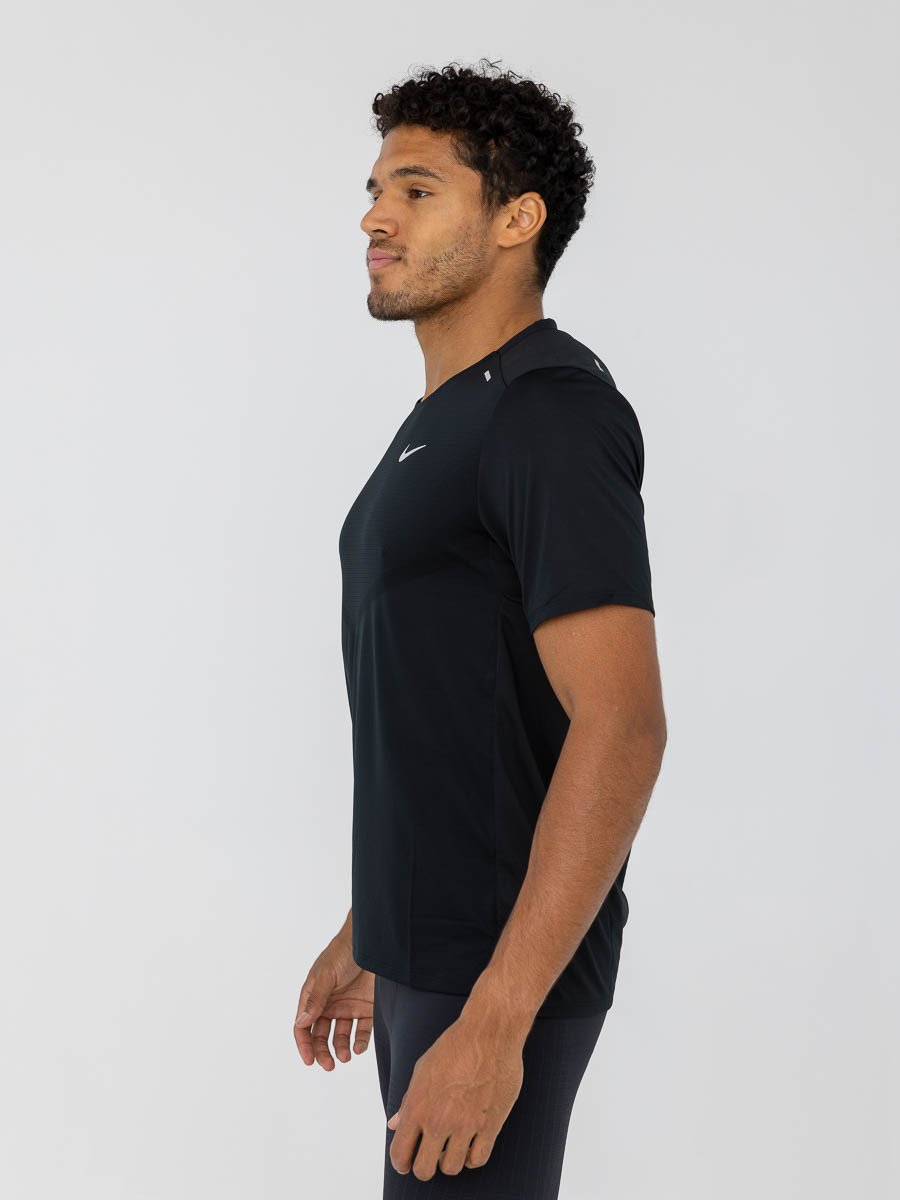 Nike Dri-Fit Rise 365 Short Sleeve Svart