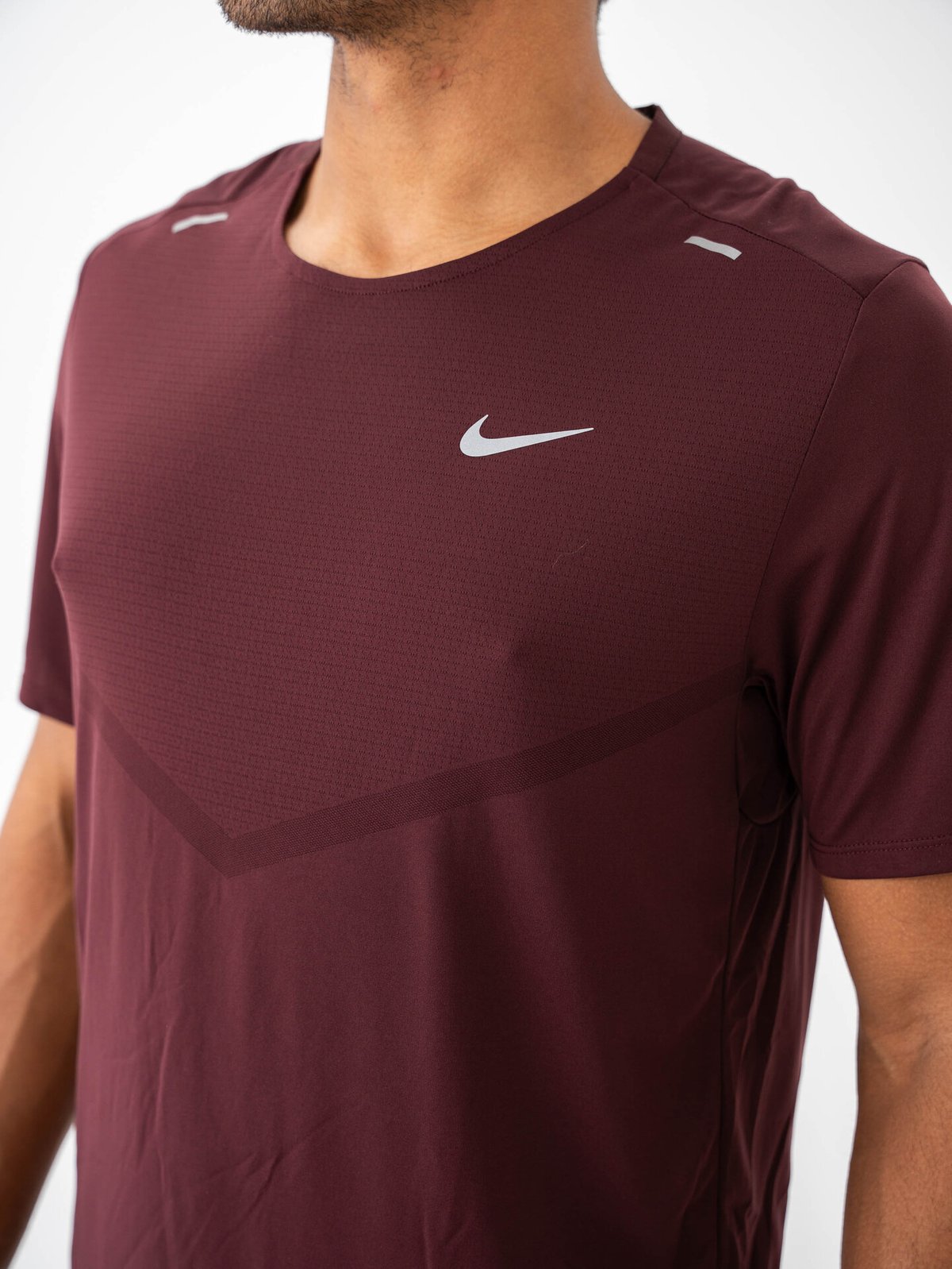 Nike Dri-Fit Rise 365 Short Sleeve Burgundy Crush / Reflective Silver