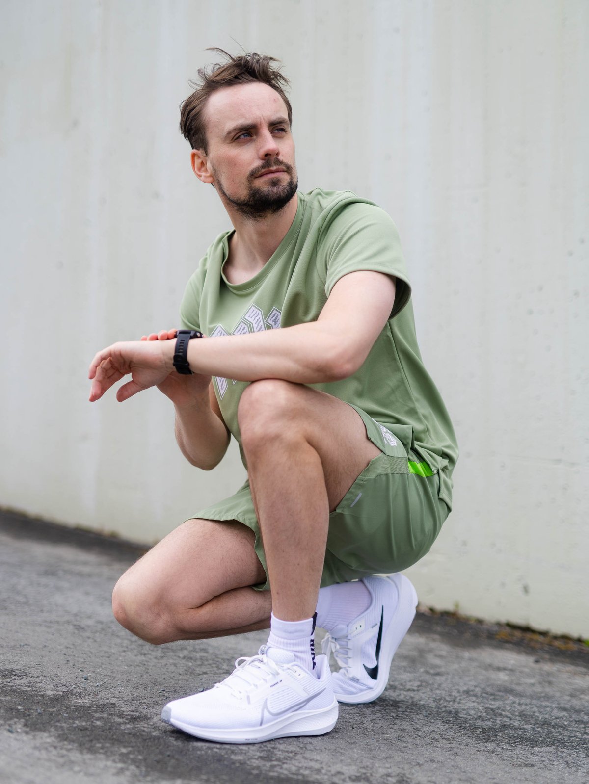 Nike Dri-Fit Run Division Miler Short Sleeve Oil Green