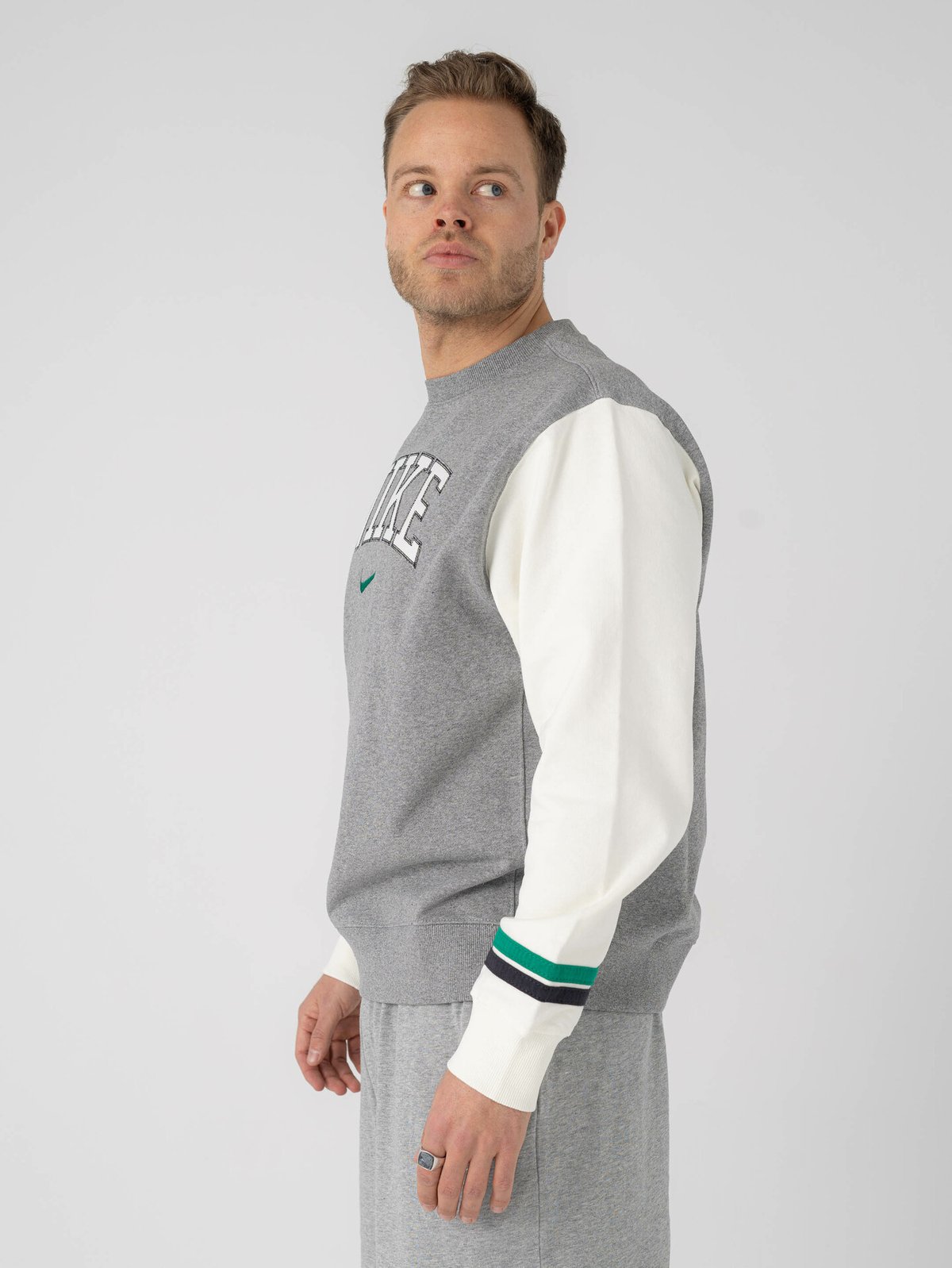 Nike Retro Fleece Crew BB Grå