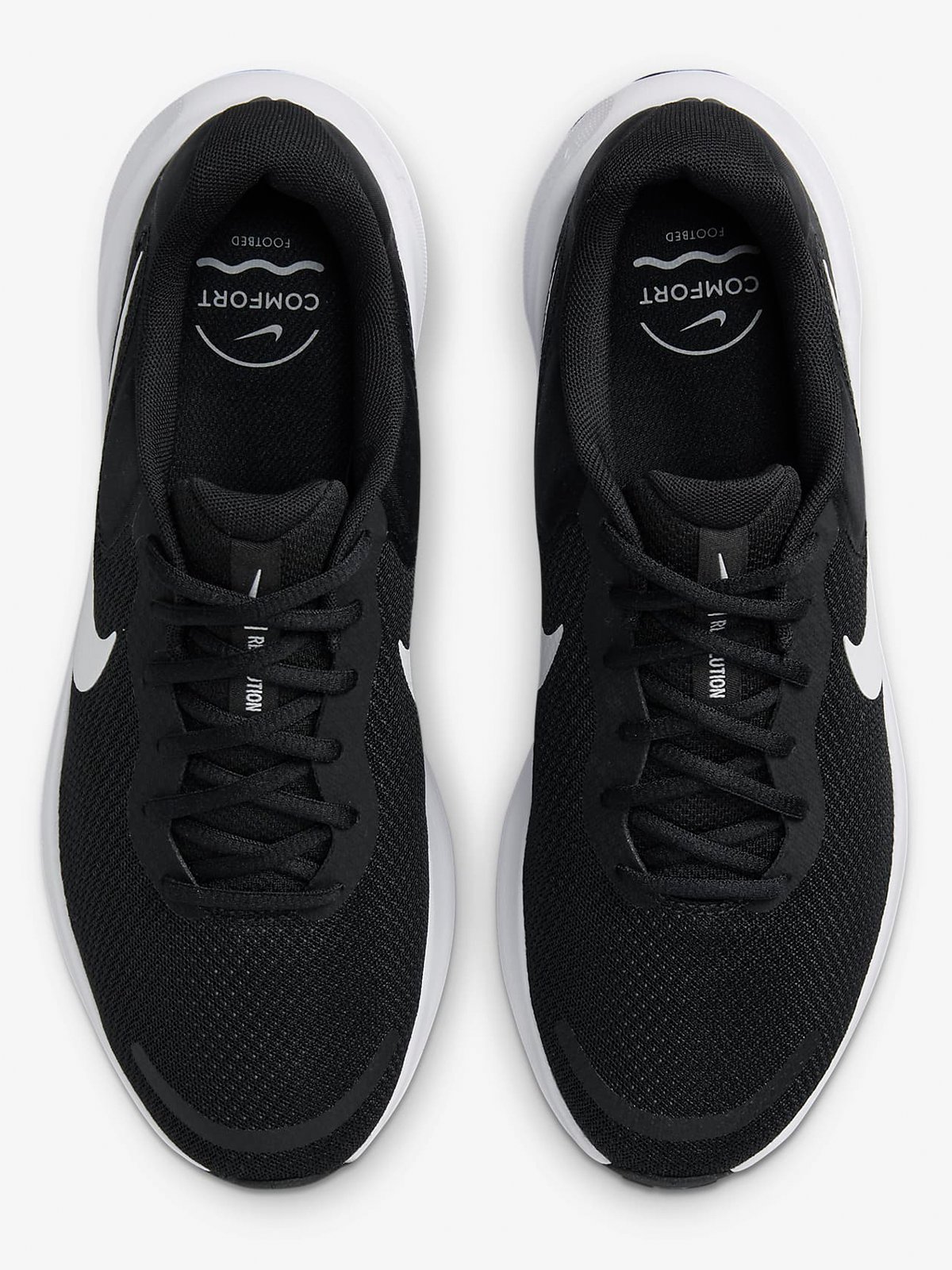 Nike Revolution 7 Black / White