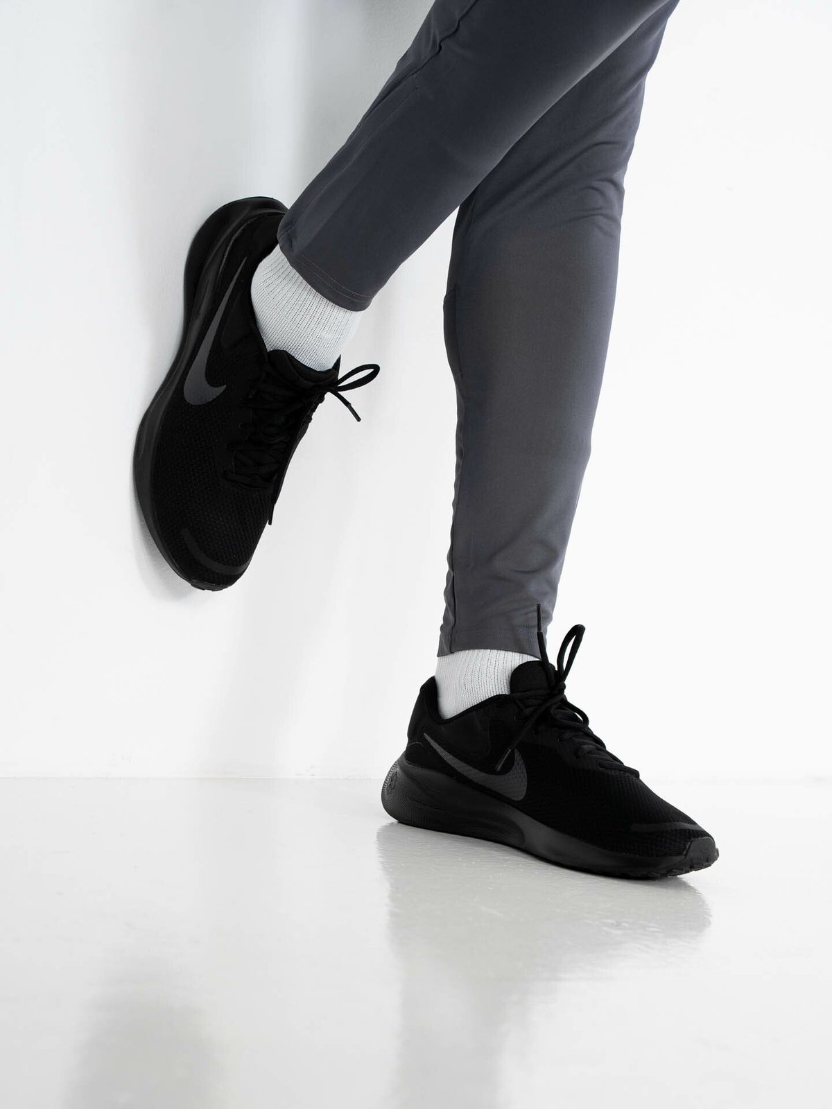 Nike Revolution 7 Black / Off Noir