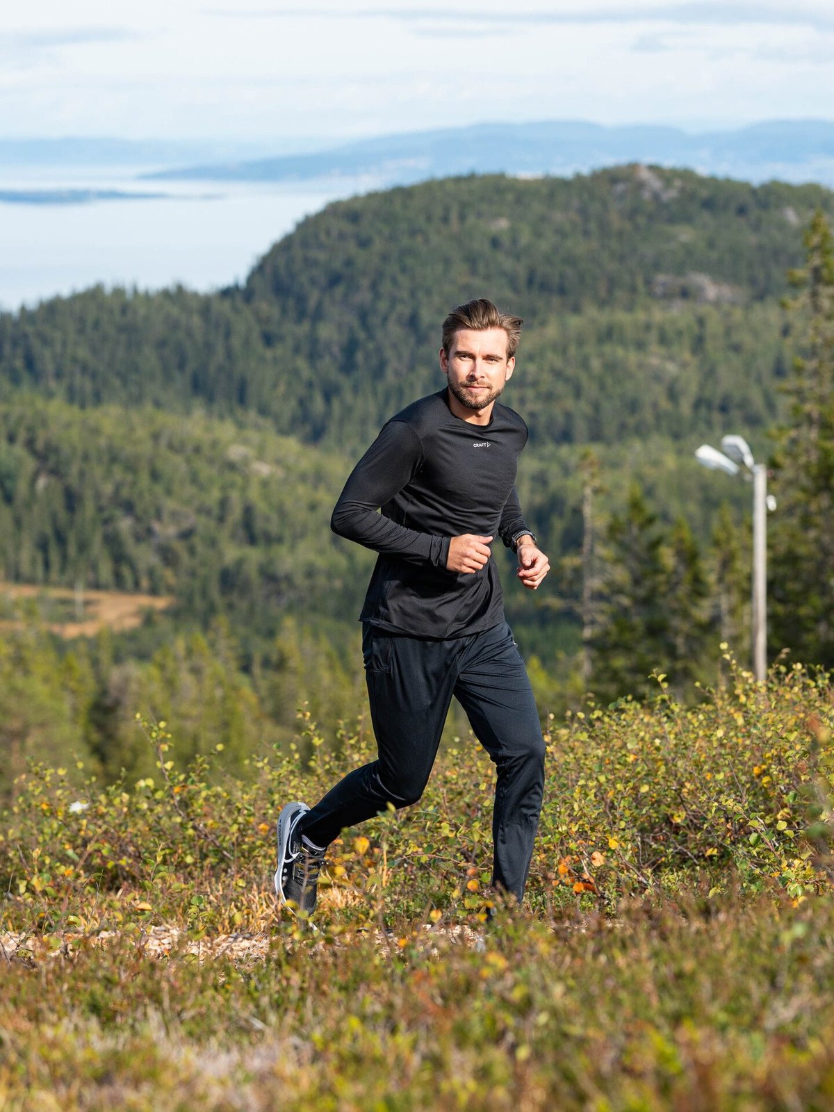 Nike Zegama 2 Black / White / Wolf Grey / Anthracite