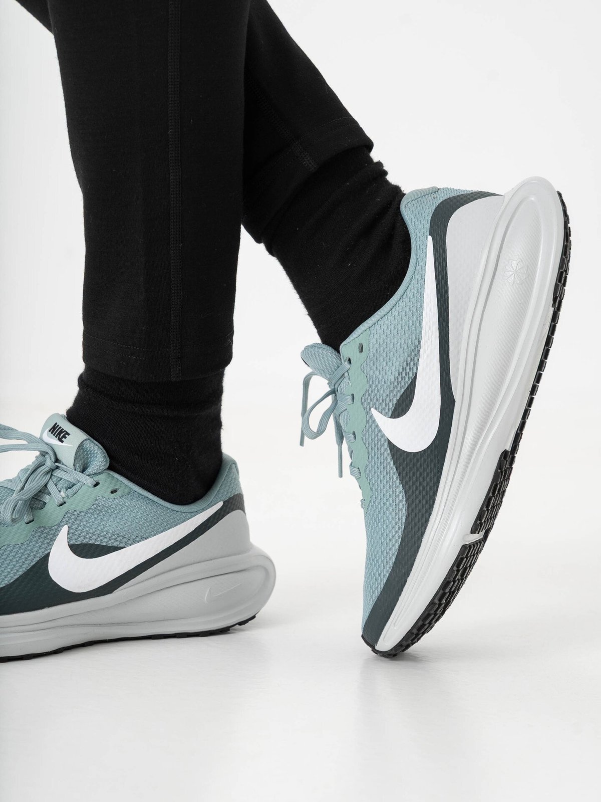 Nike Revolution 8 Grønn